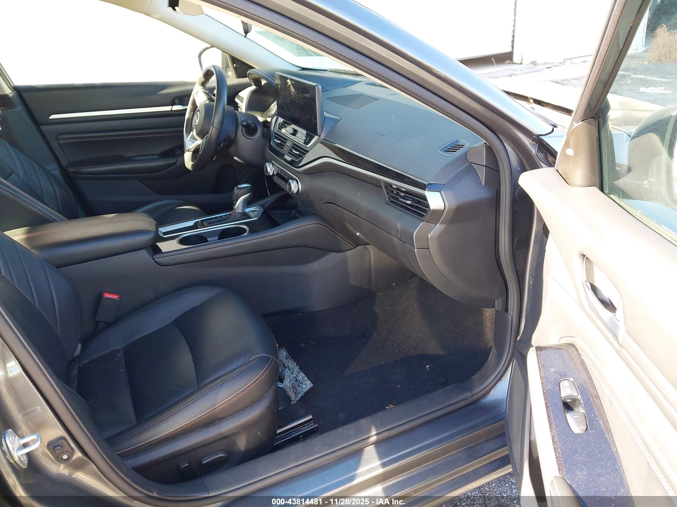 NISSAN ALTIMA image 5