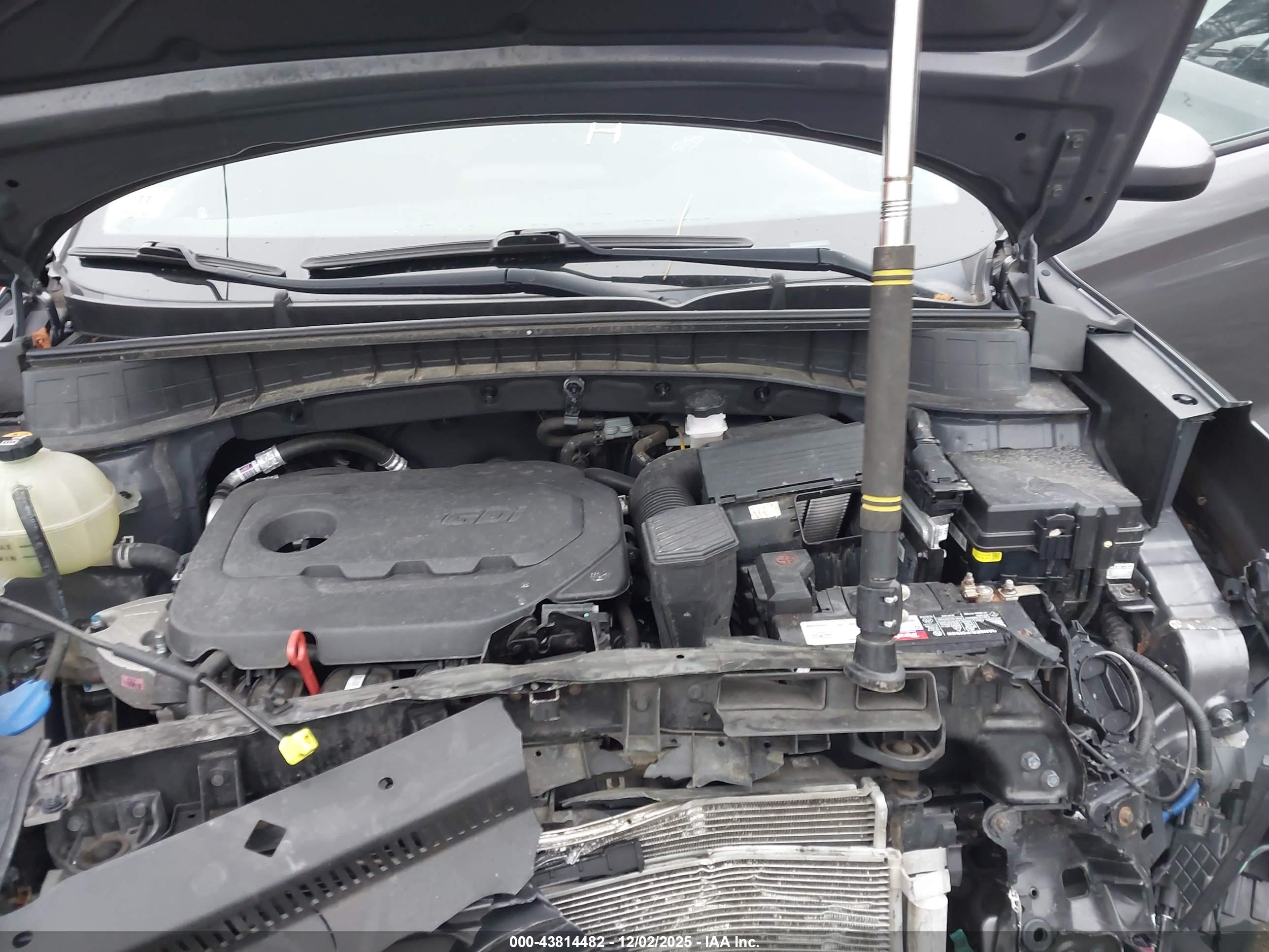 HYUNDAI TUCSON image 10