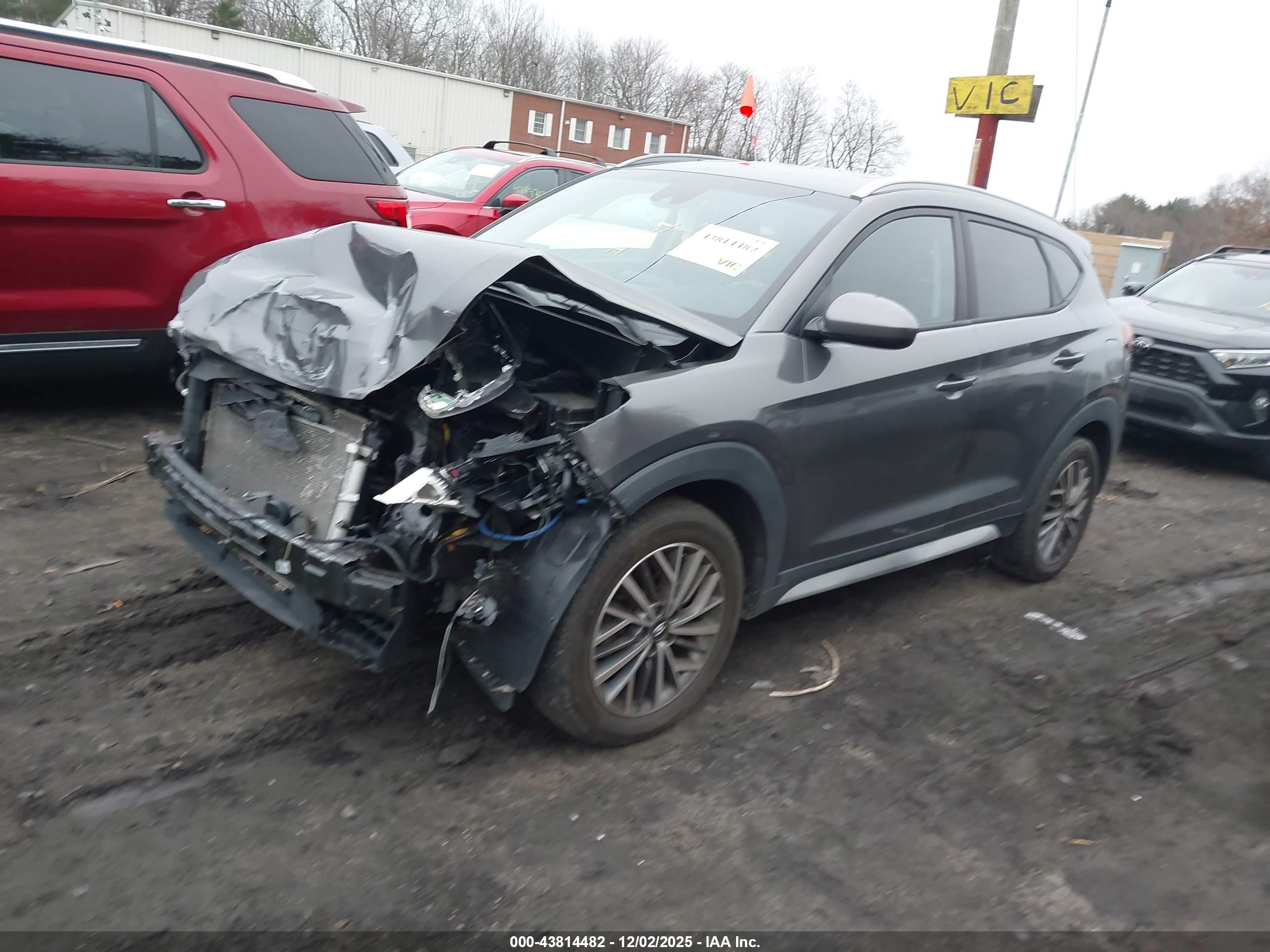 HYUNDAI TUCSON image 2