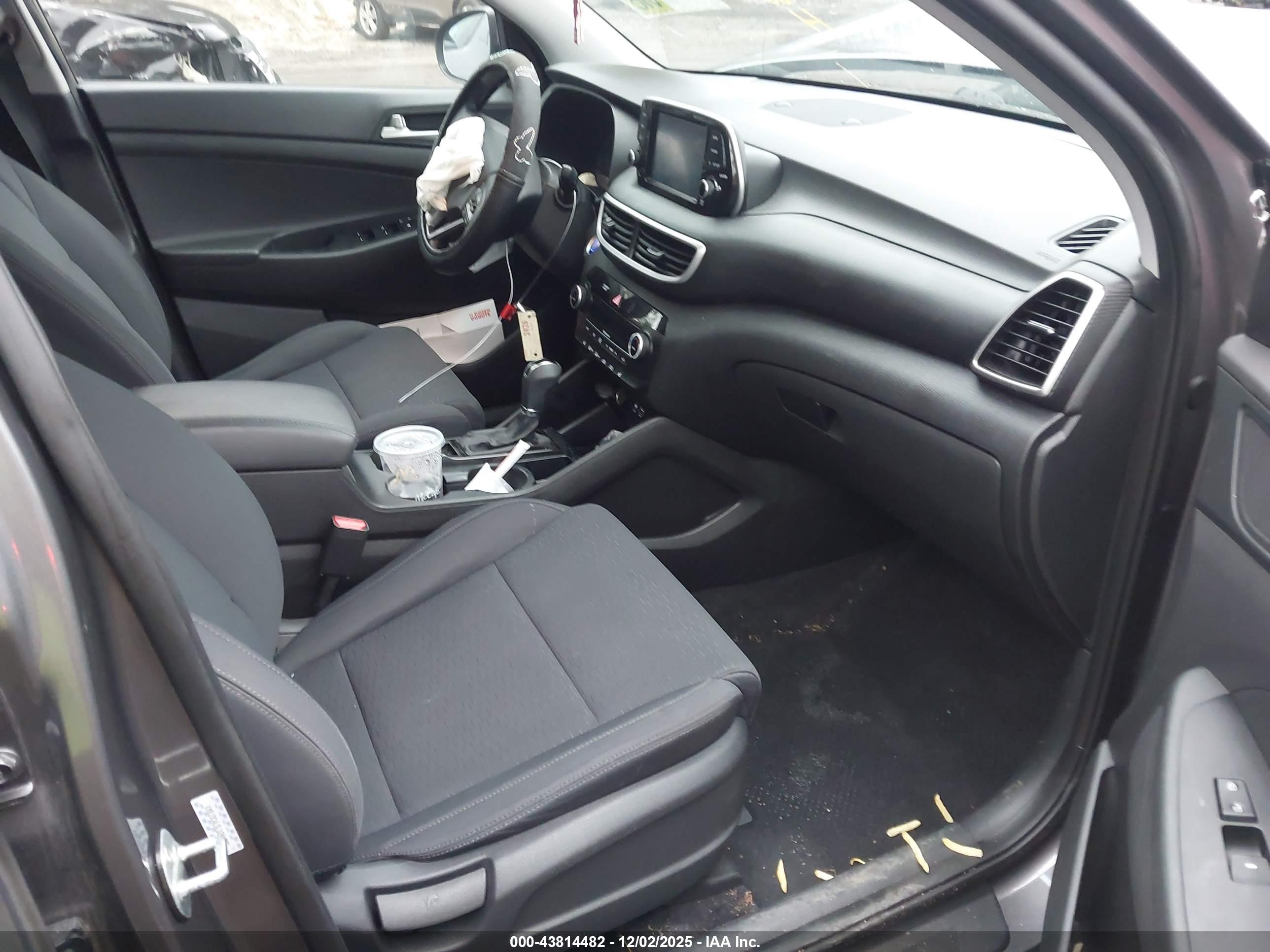 HYUNDAI TUCSON image 5