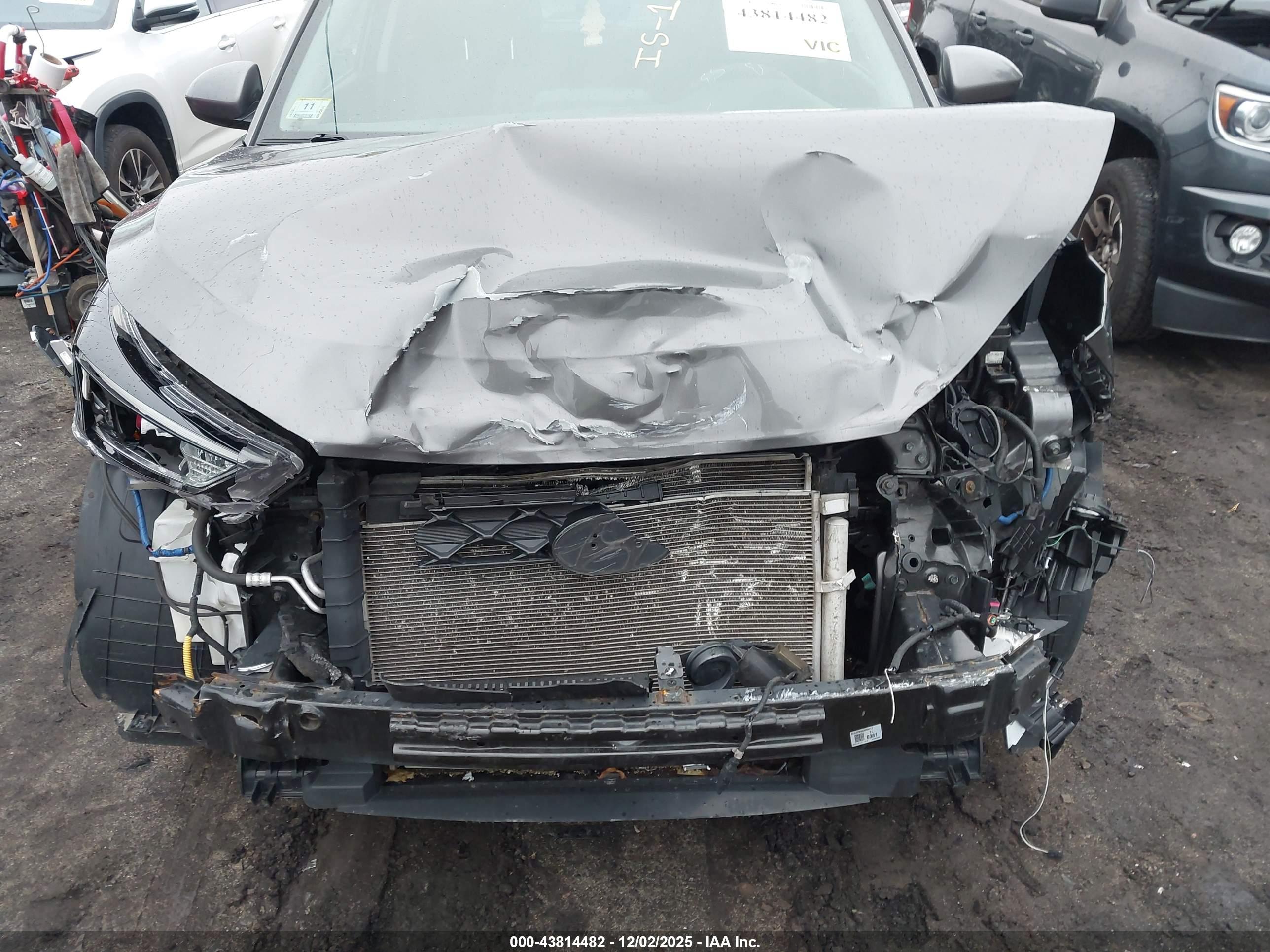 HYUNDAI TUCSON image 6