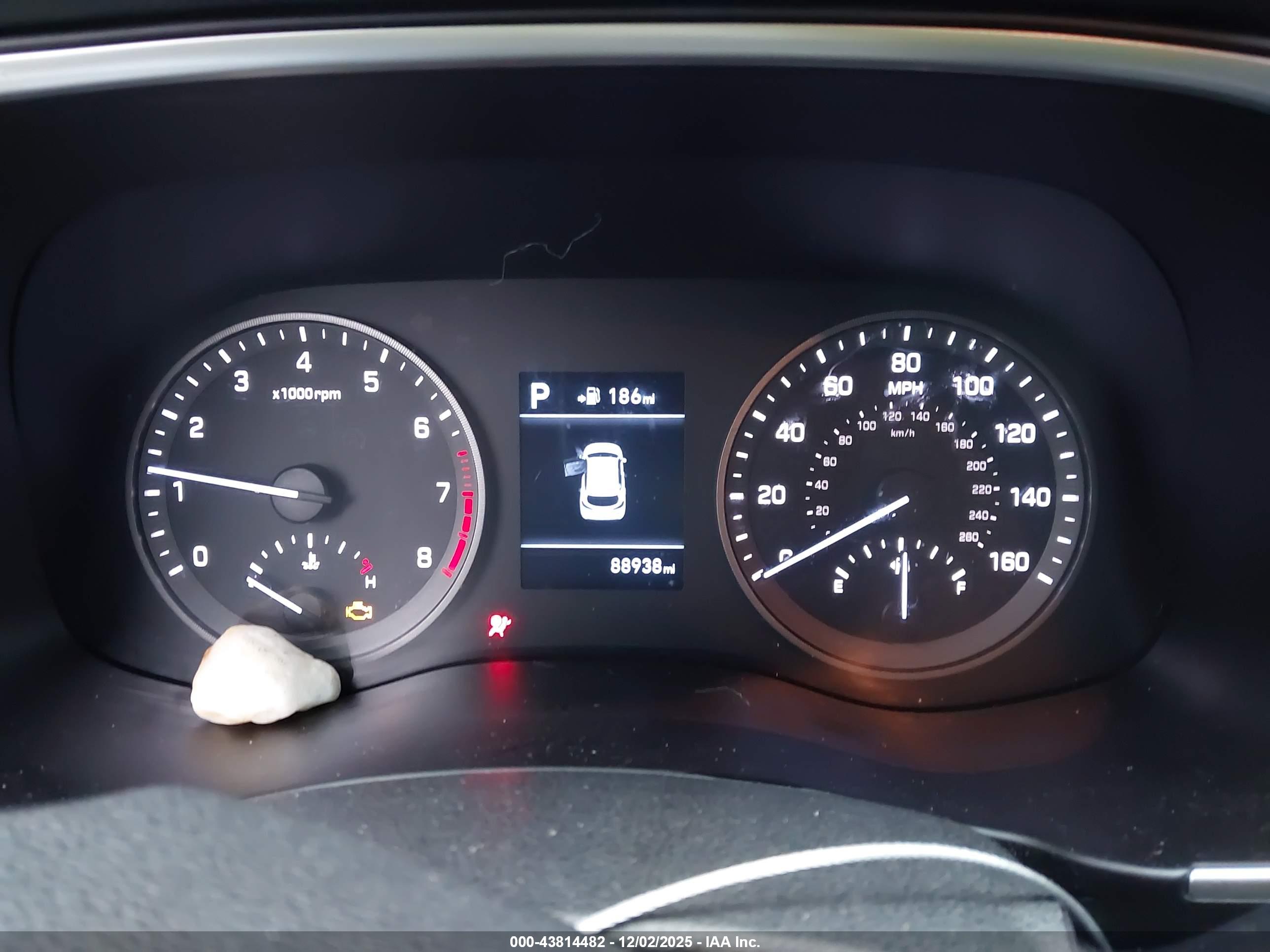 HYUNDAI TUCSON image 7