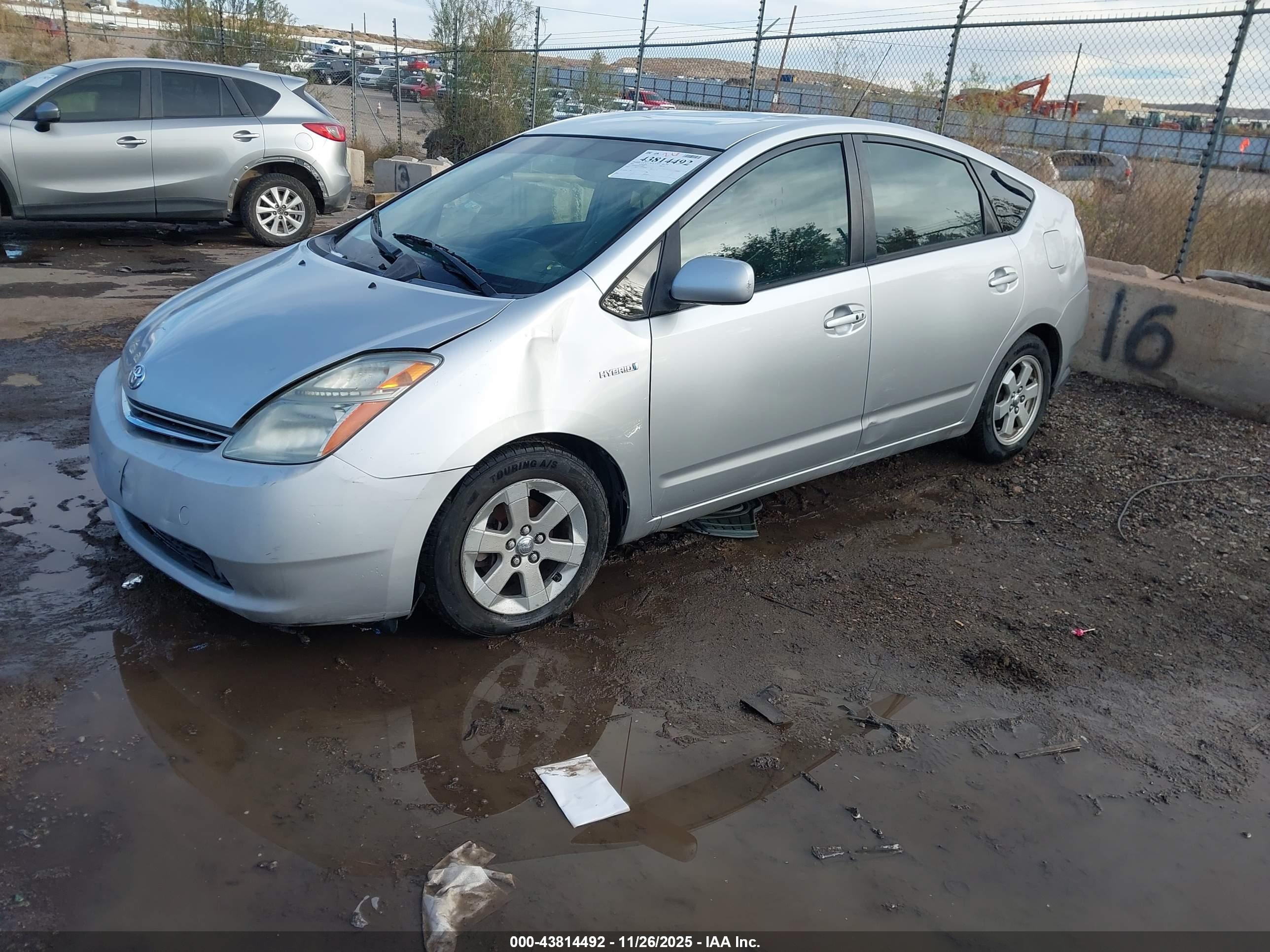 TOYOTA PRIUS image 2