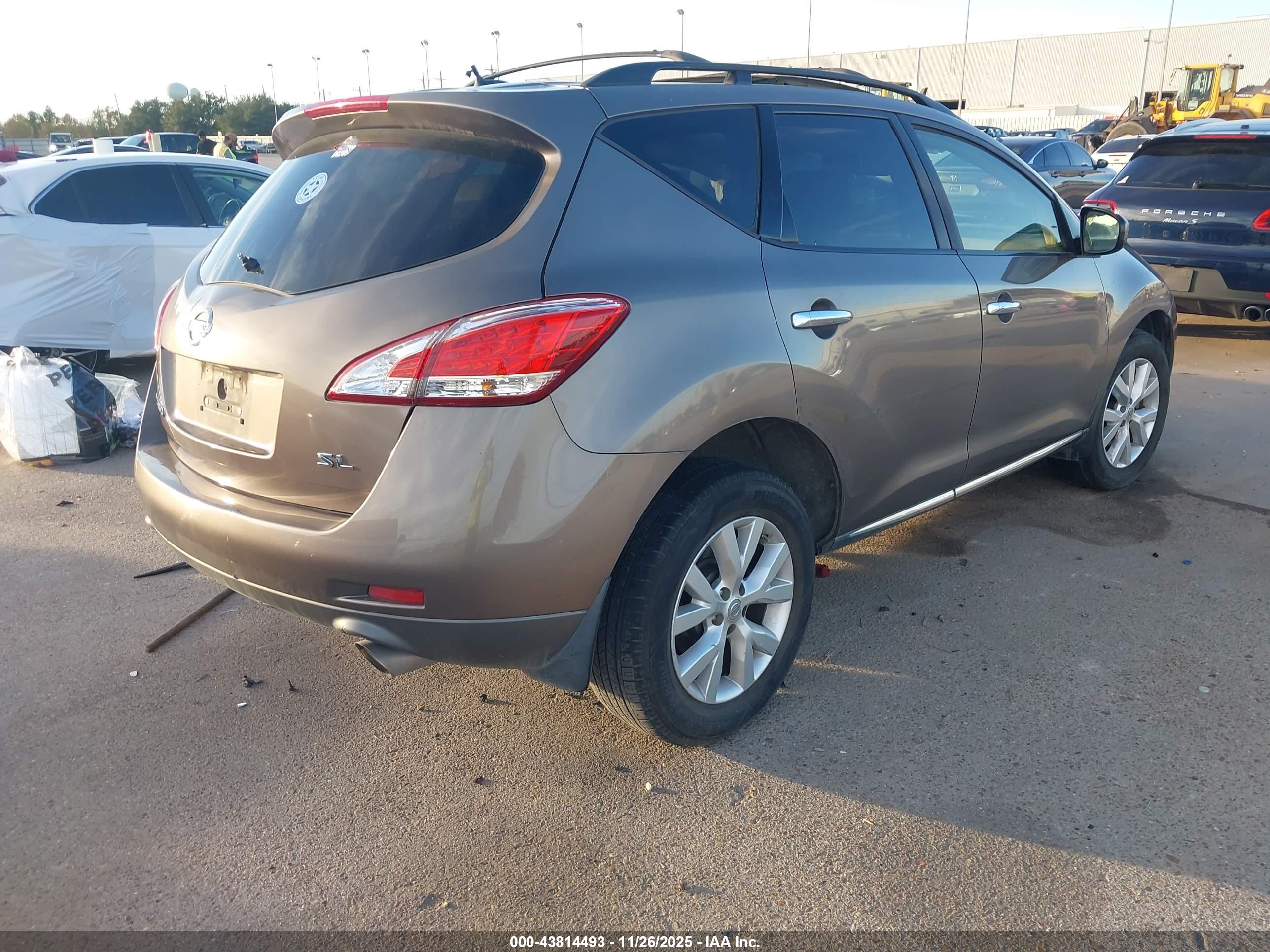 NISSAN MURANO image 4