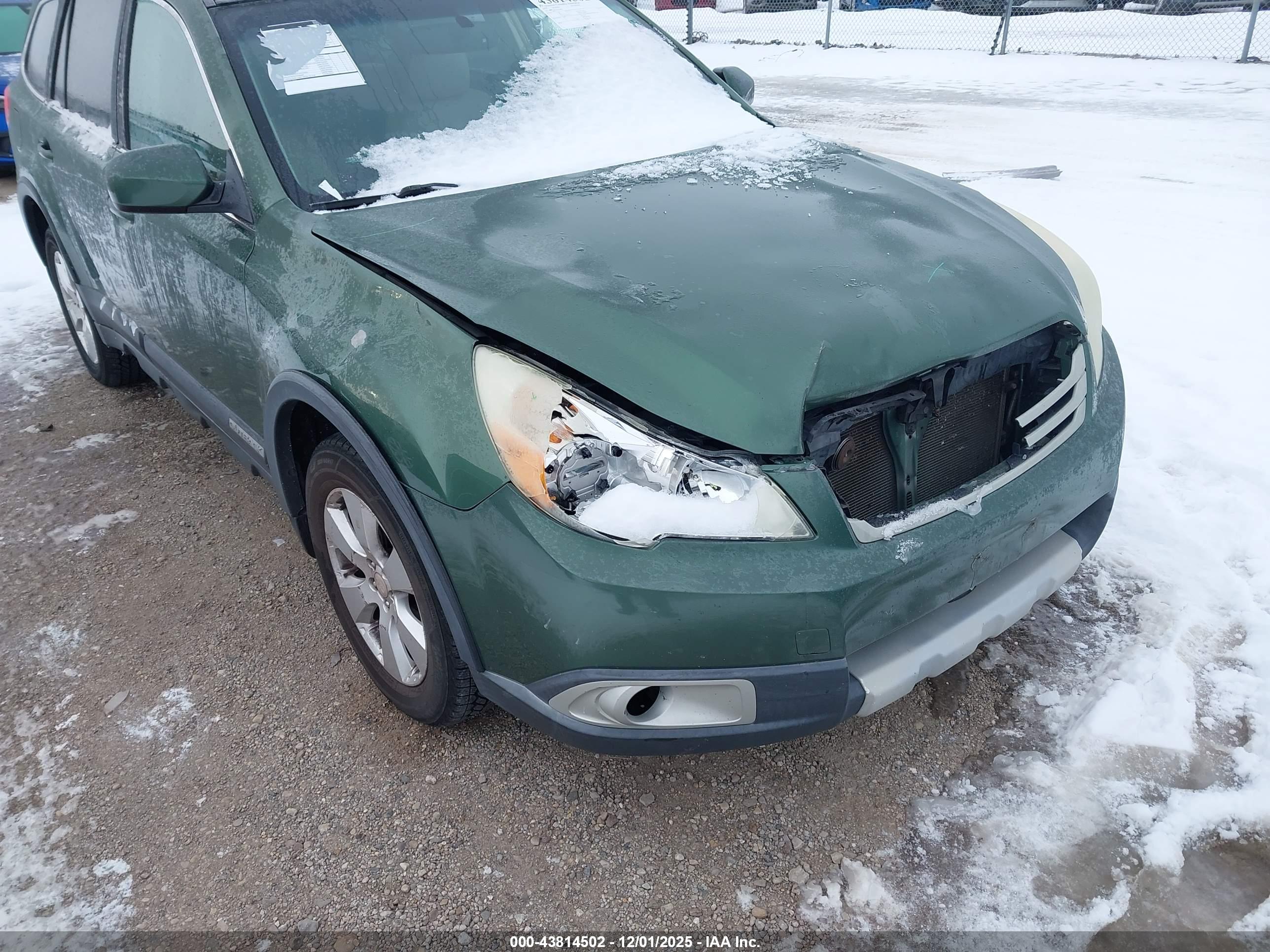 SUBARU OUTBACK image 6