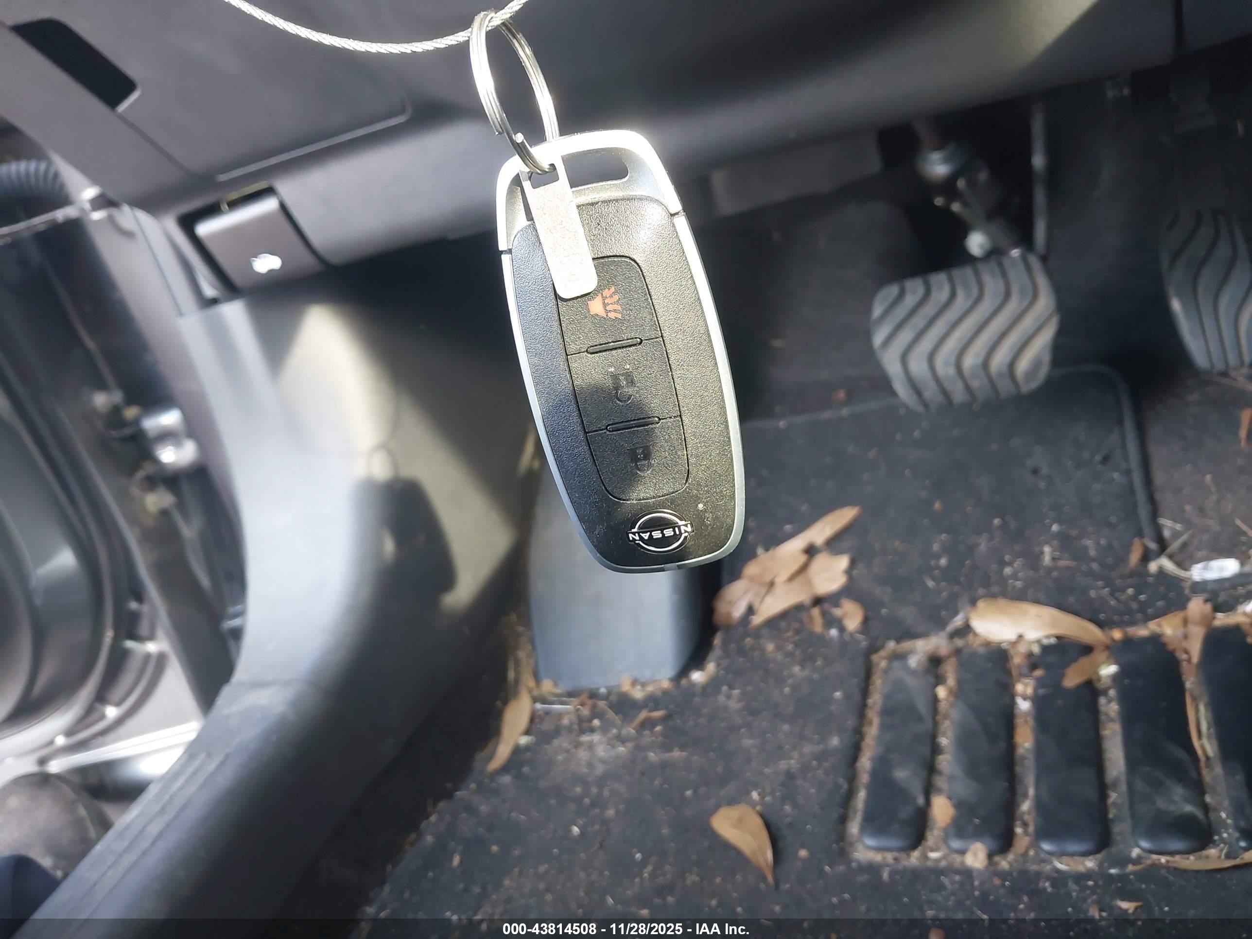 NISSAN KICKS image 11