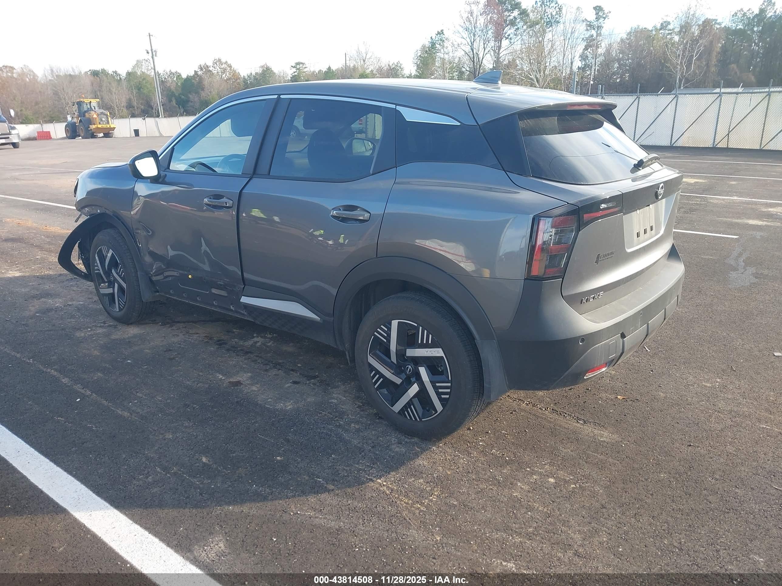 NISSAN KICKS image 3
