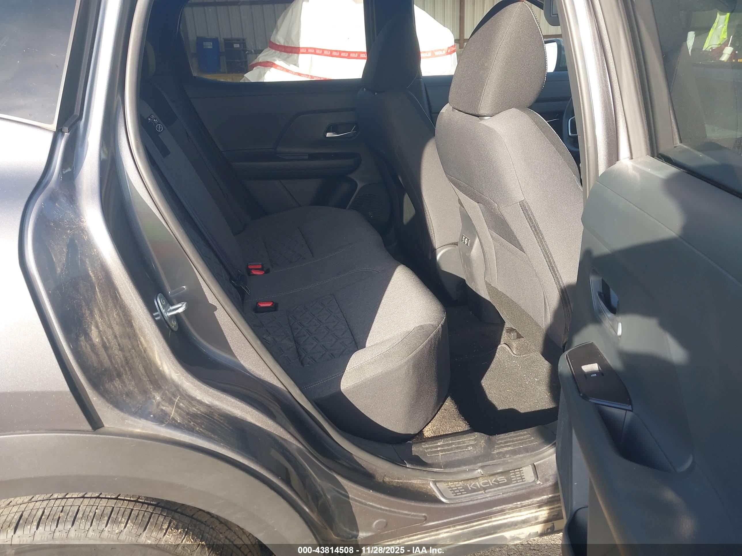 NISSAN KICKS image 8