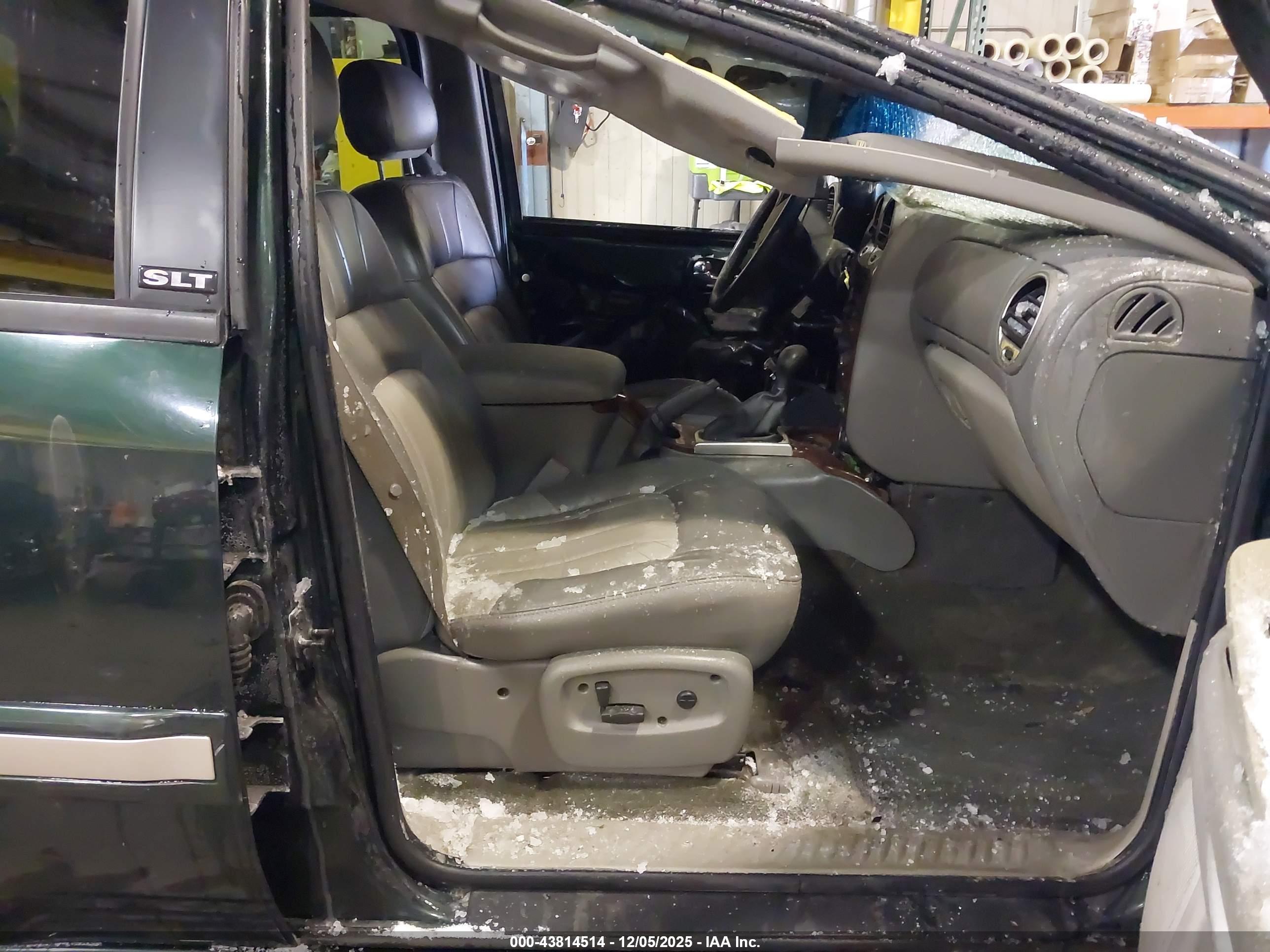 GMC ENVOY image 5