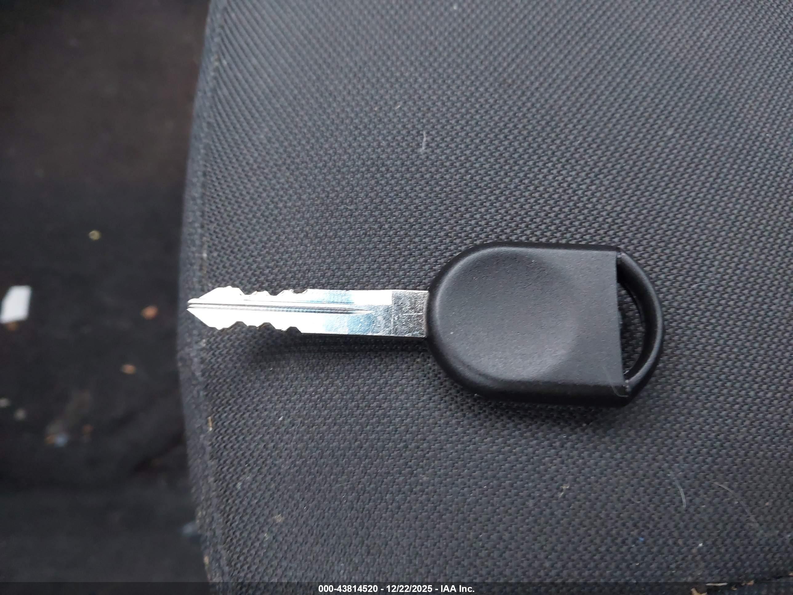 FORD FUSION image 11