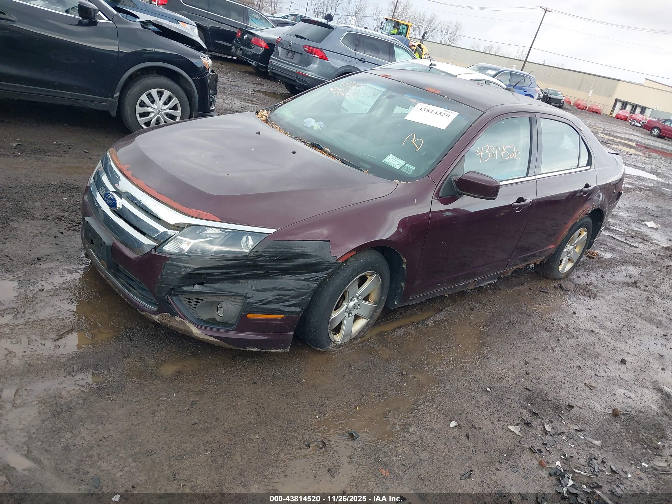 FORD FUSION image 2
