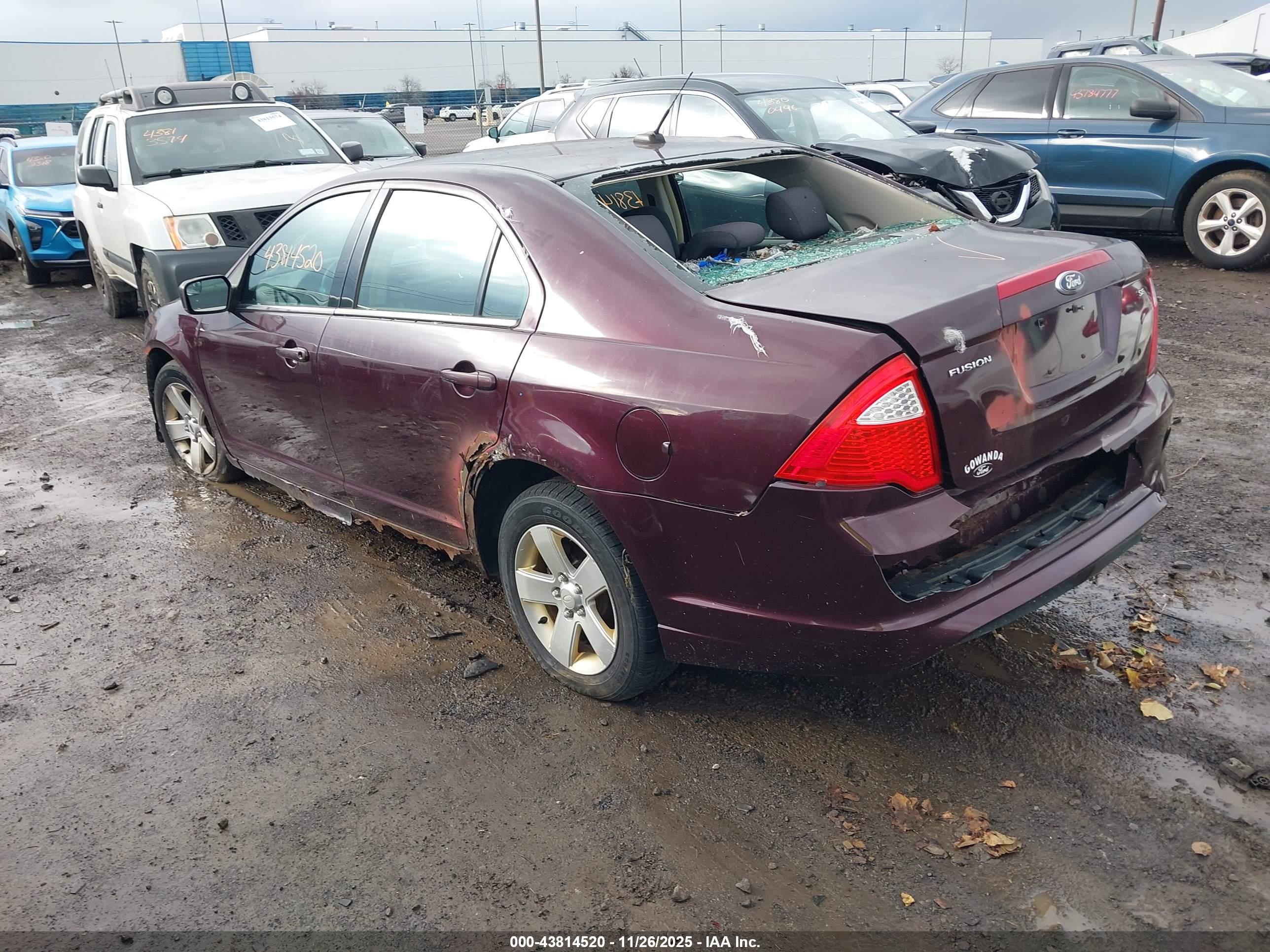 FORD FUSION image 3