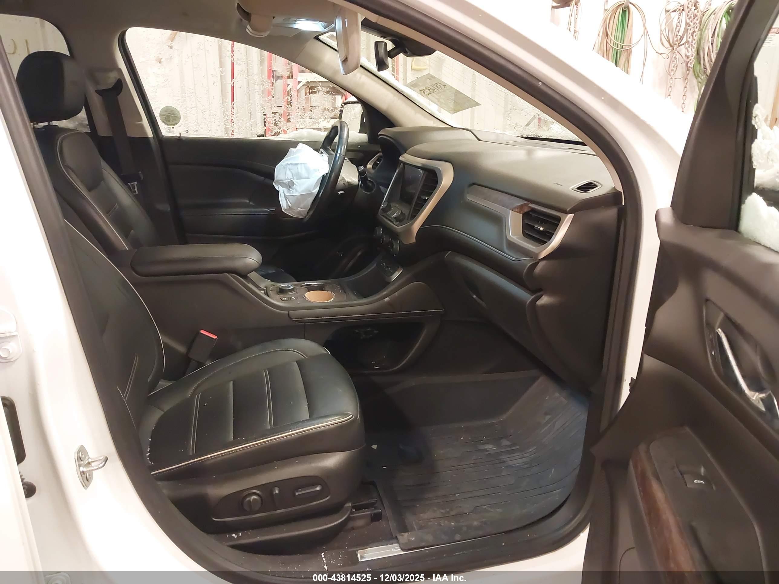 GMC ACADIA image 5