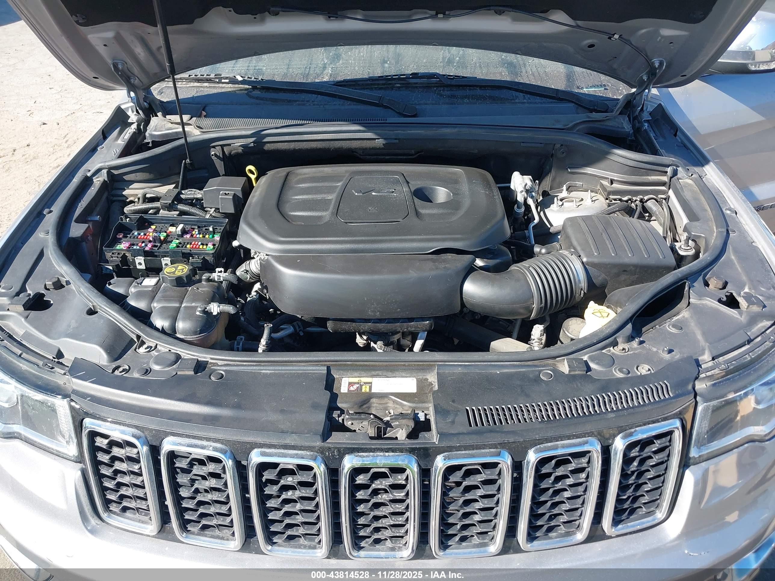 JEEP GRAND image 10