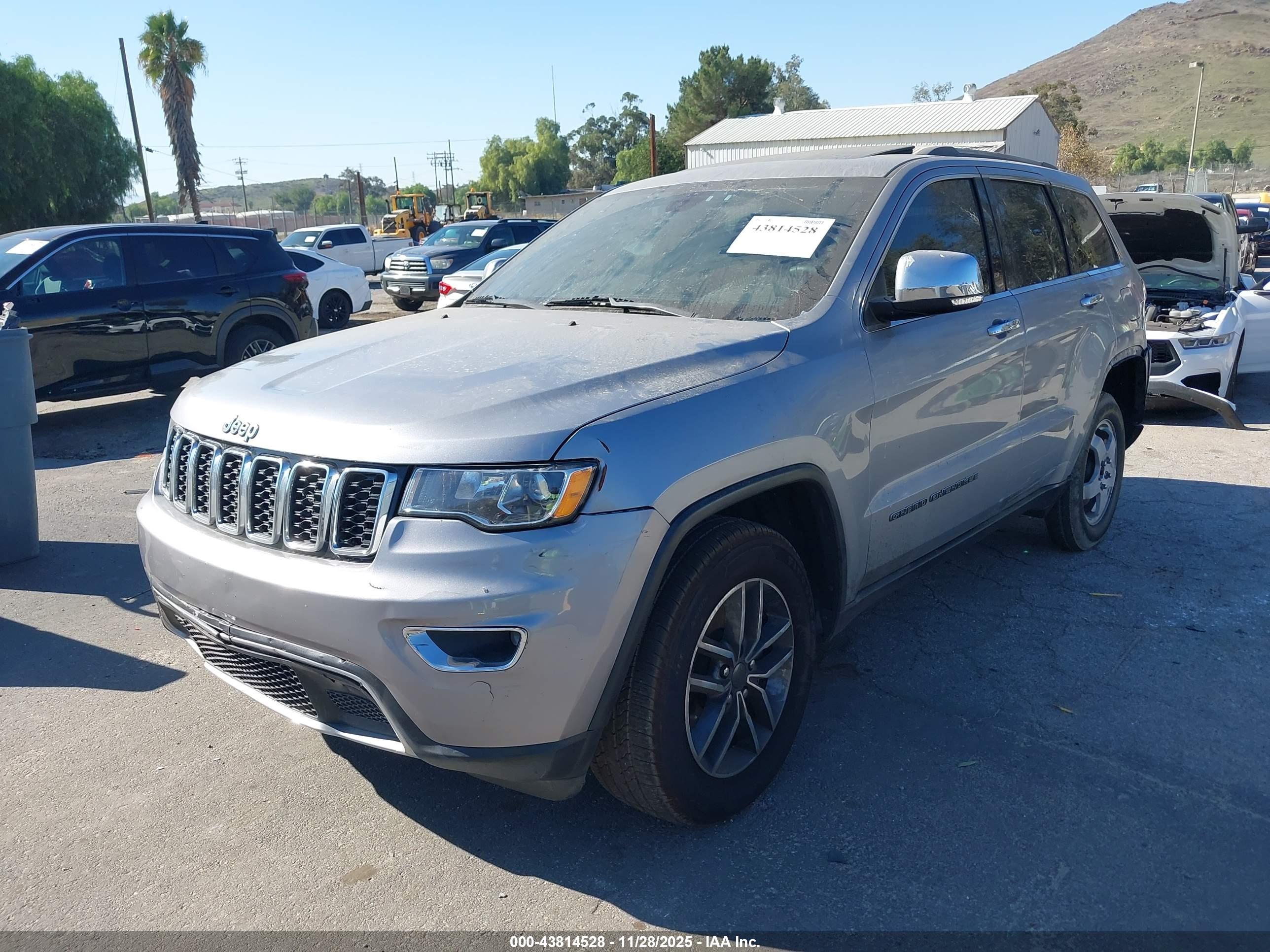 JEEP GRAND image 2