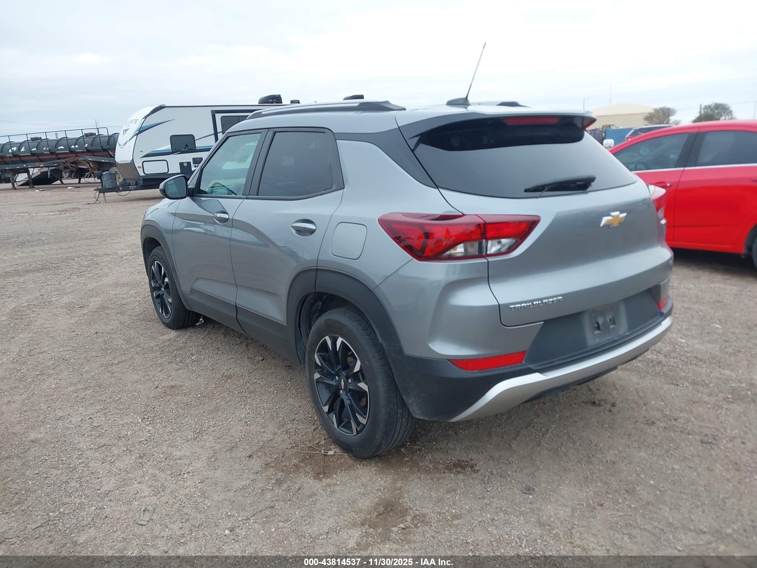 CHEVROLET TRAILBLAZER image 3