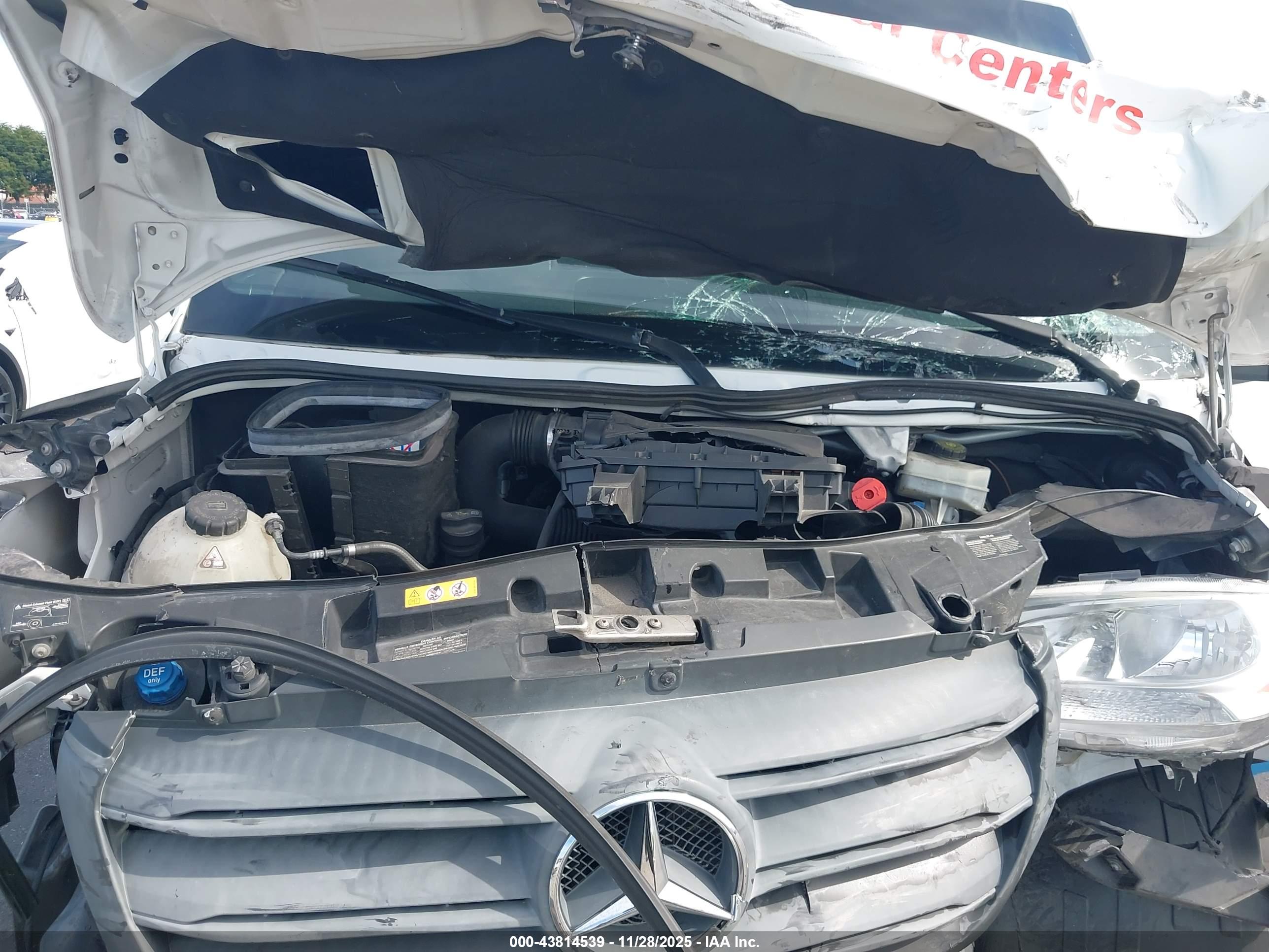 MERCEDES-BENZ SPRINTER image 10