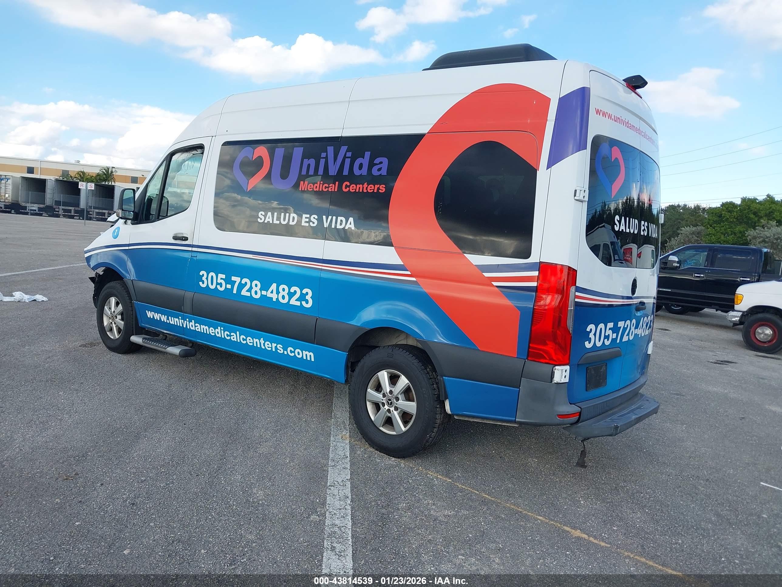 MERCEDES-BENZ SPRINTER image 3