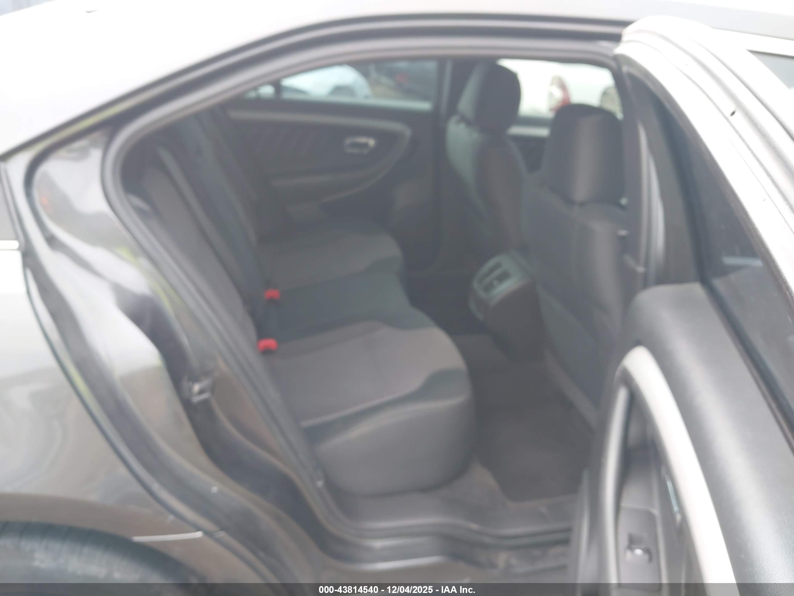 FORD TAURUS image 8
