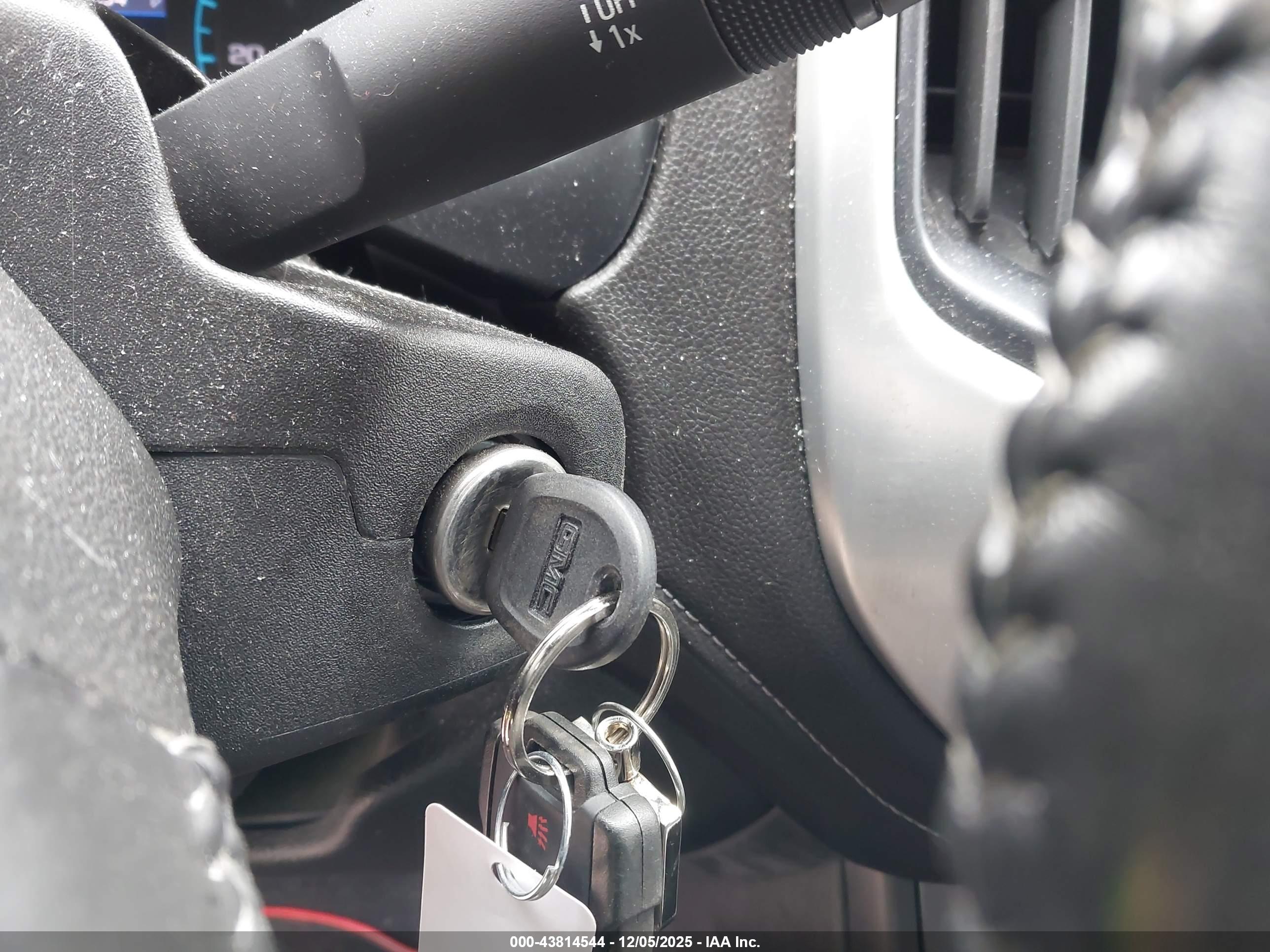 GMC CANYON image 11