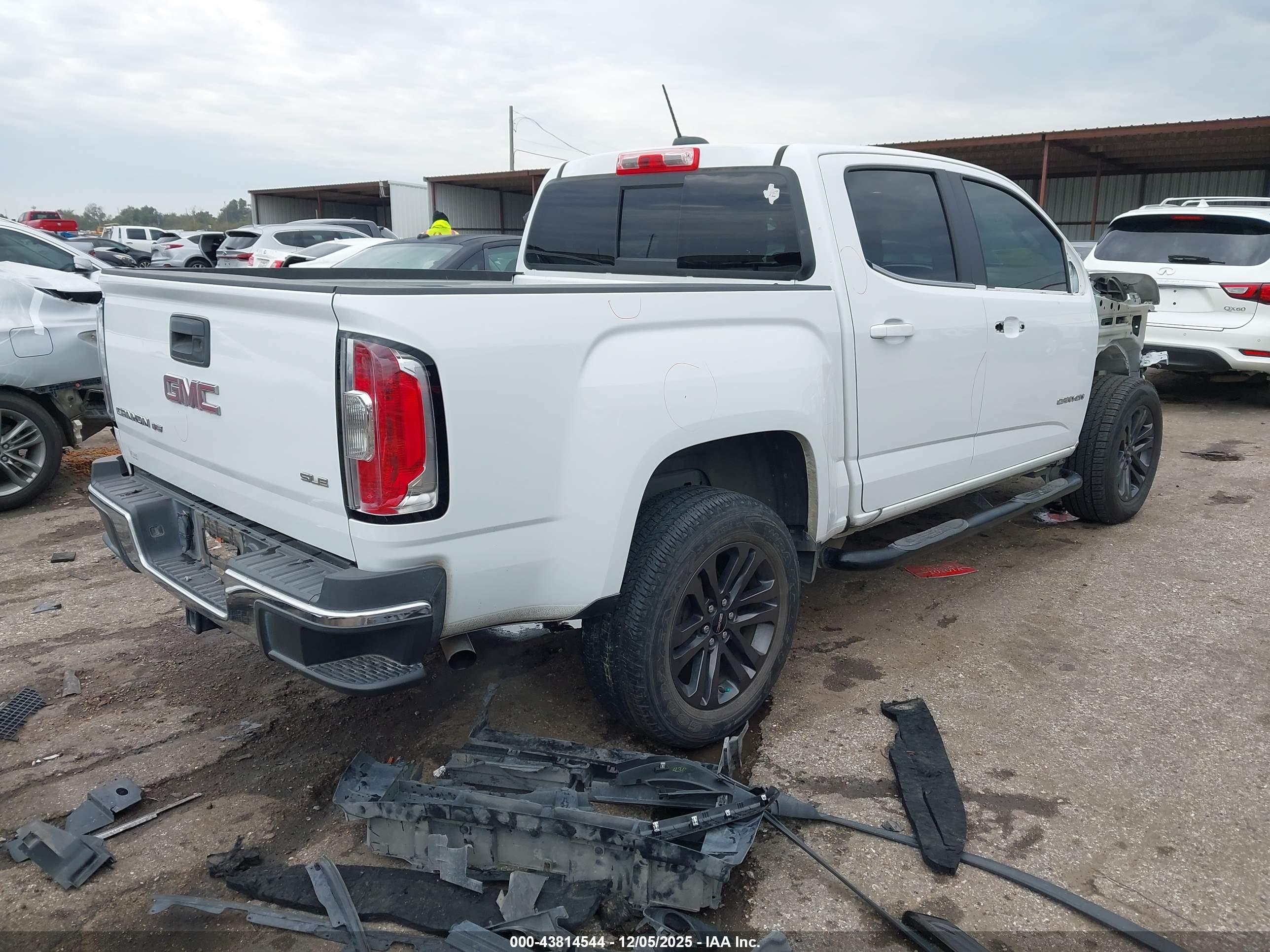 GMC CANYON image 4