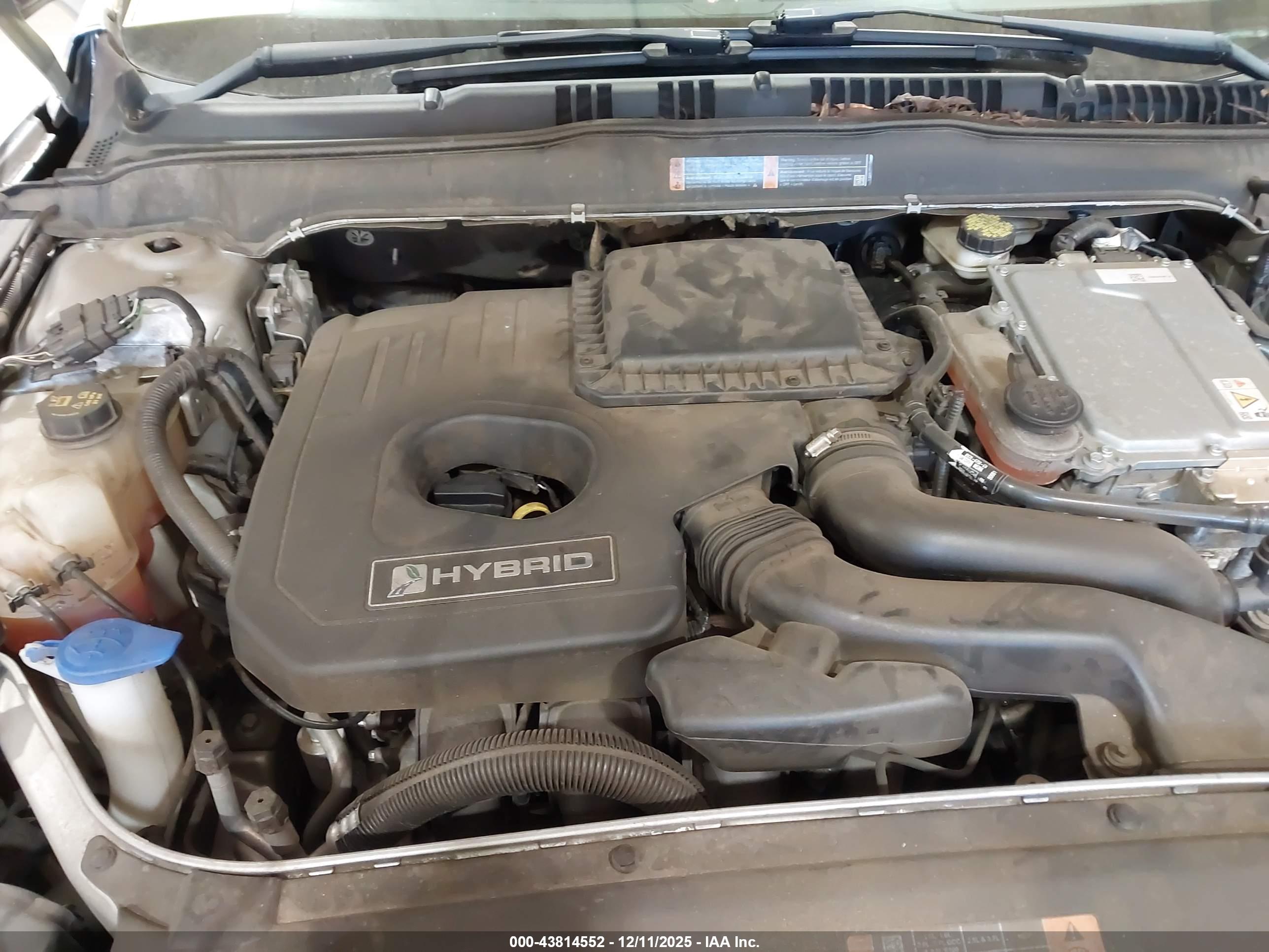 FORD FUSION image 10