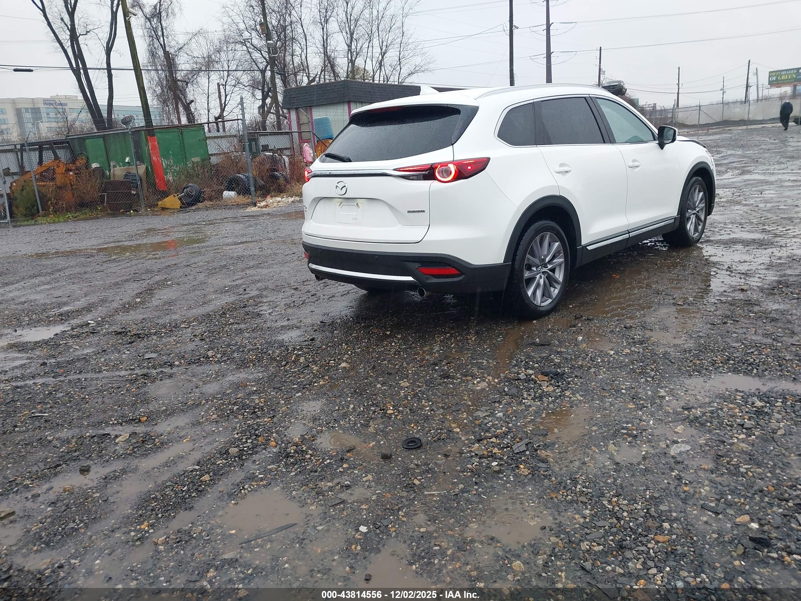 MAZDA CX-9 image 4