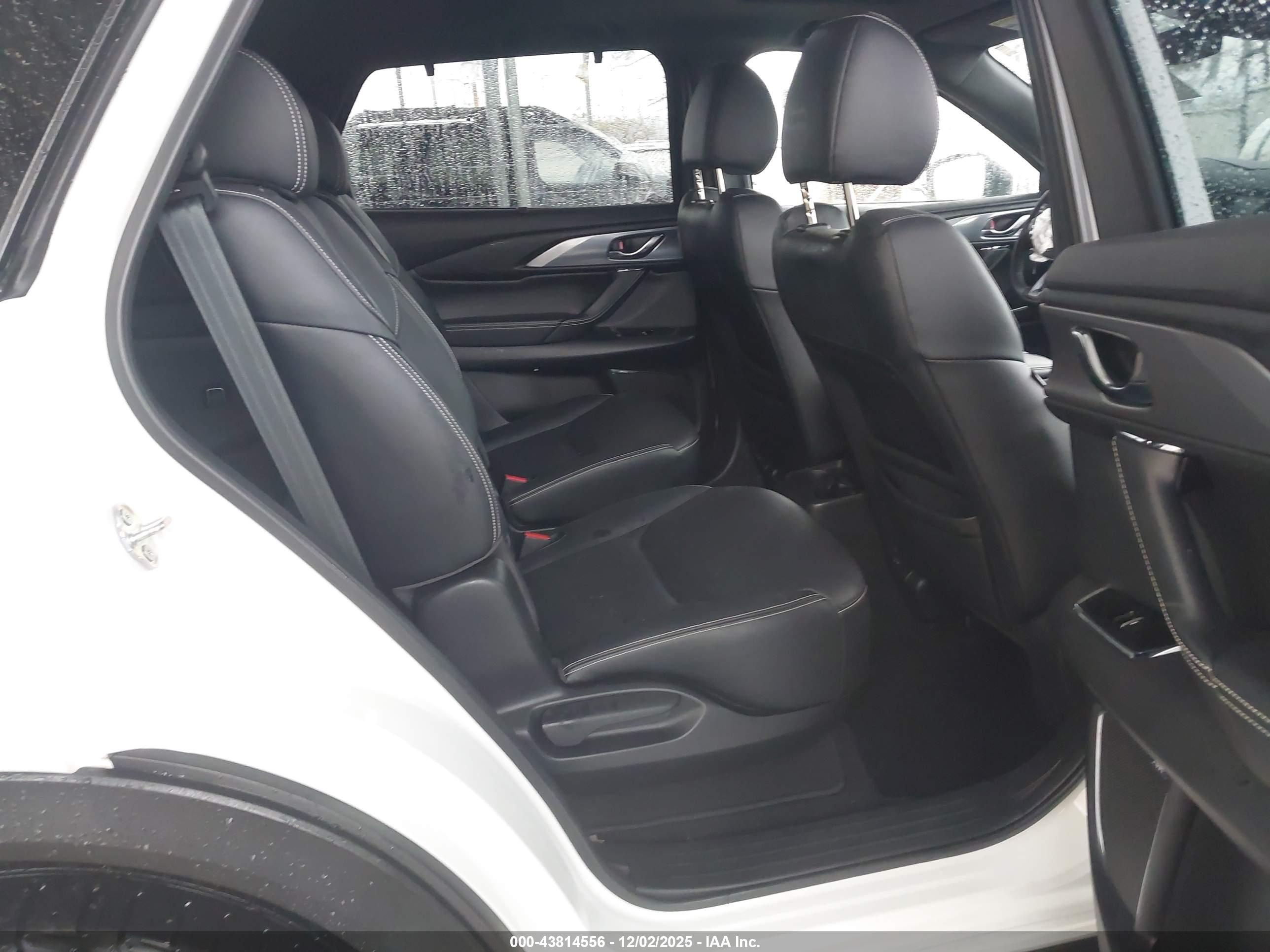 MAZDA CX-9 image 8