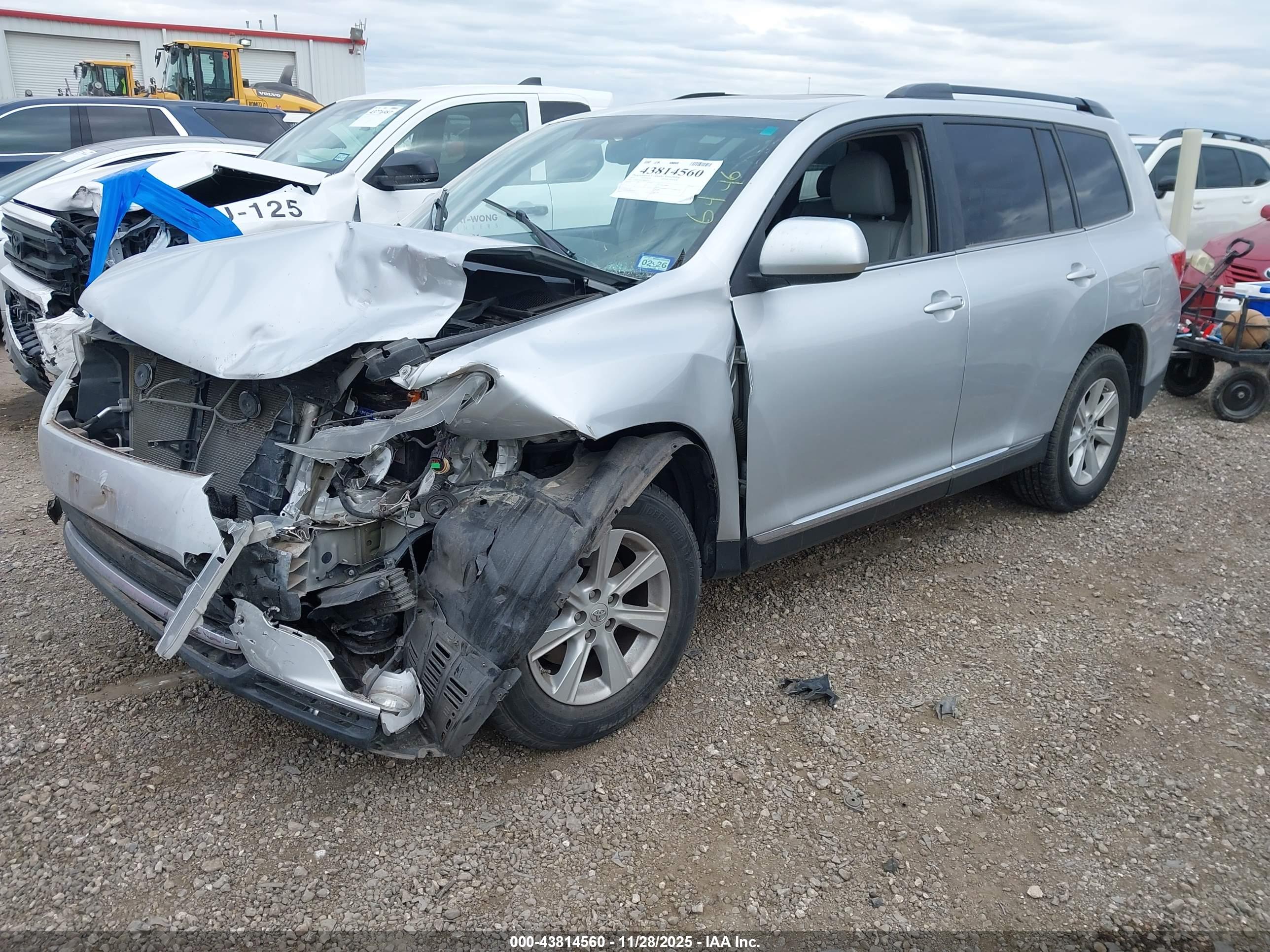 TOYOTA HIGHLANDER image 2