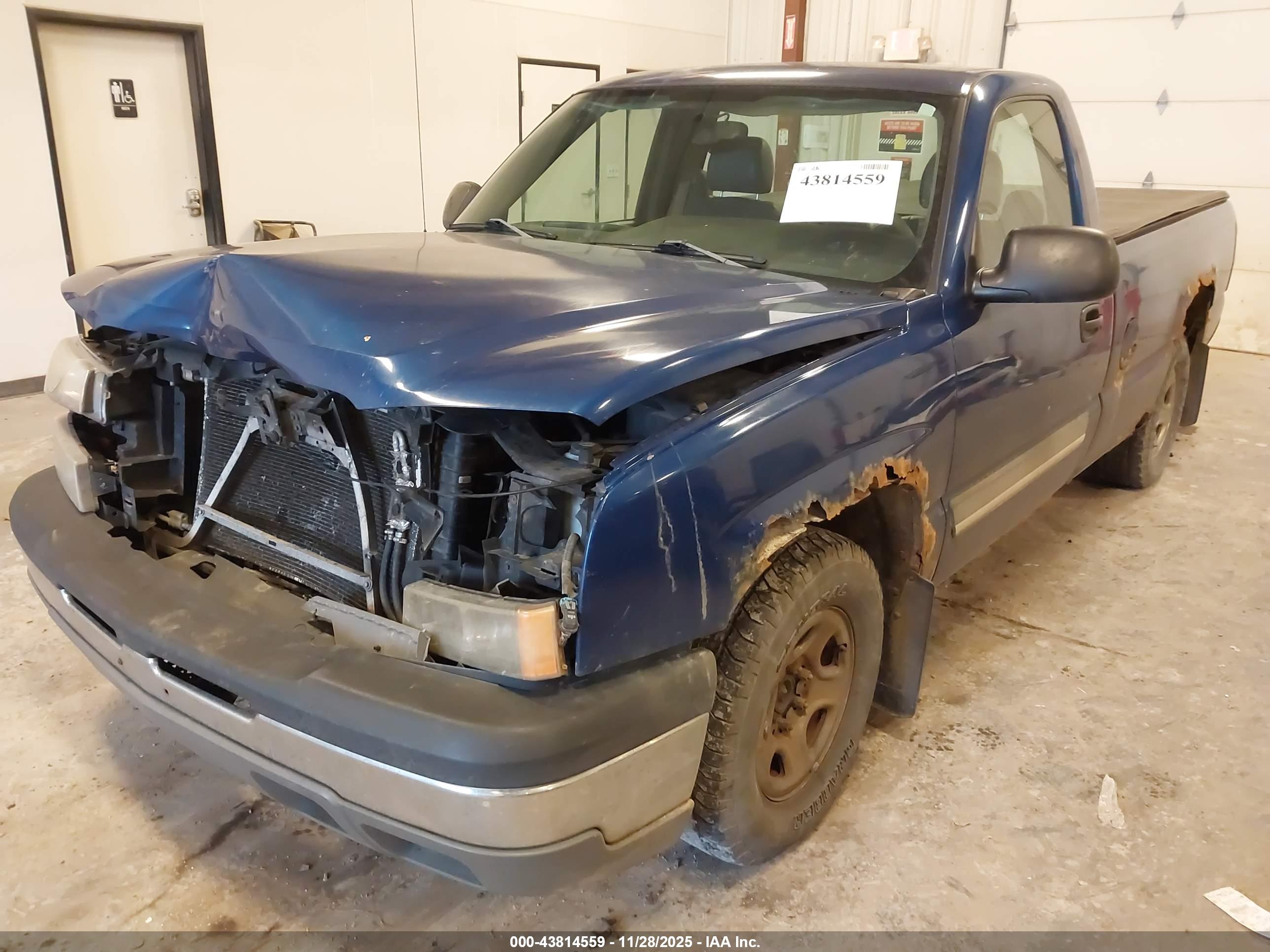 CHEVROLET SILVERADO image 2