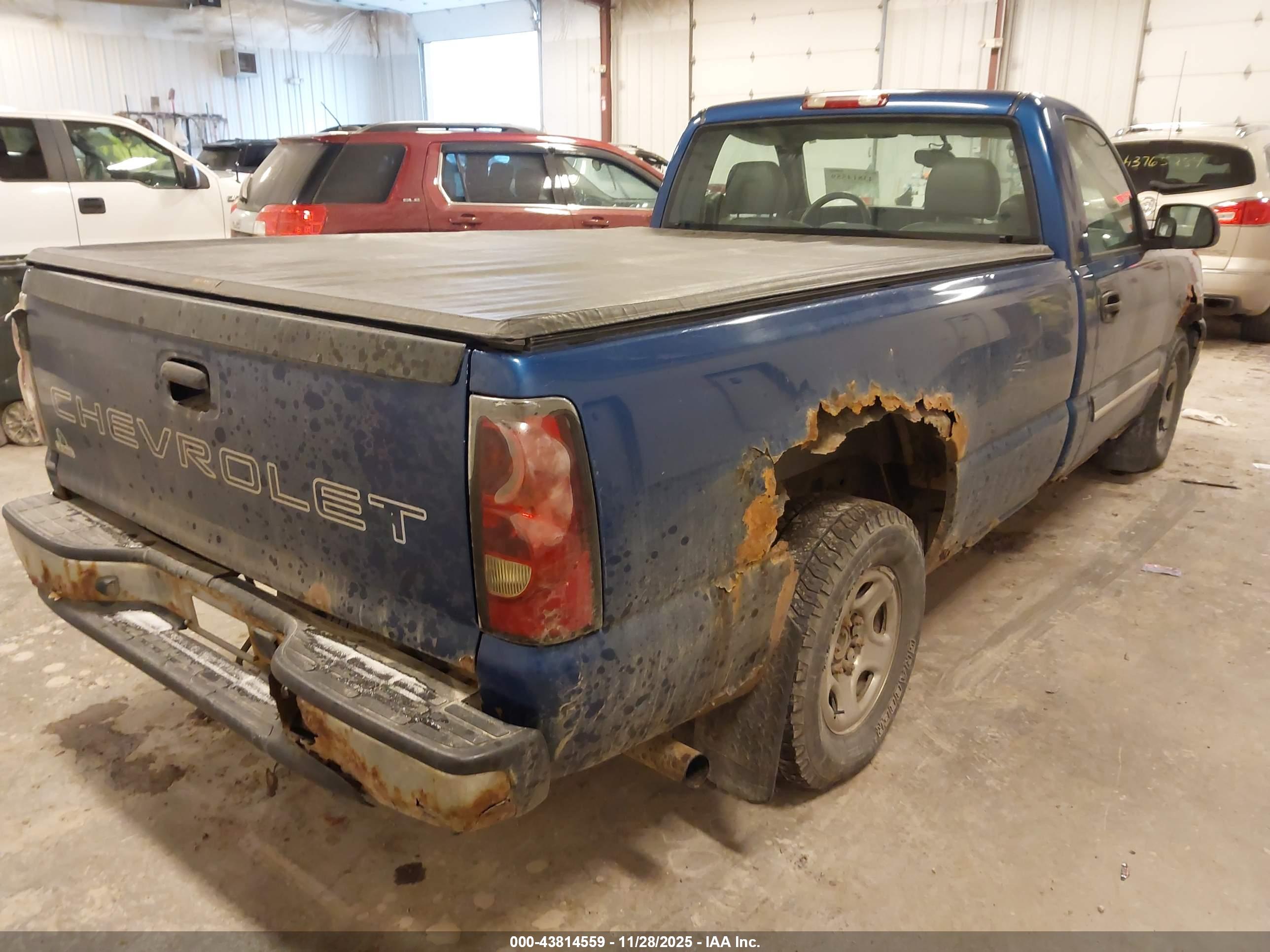 CHEVROLET SILVERADO image 4
