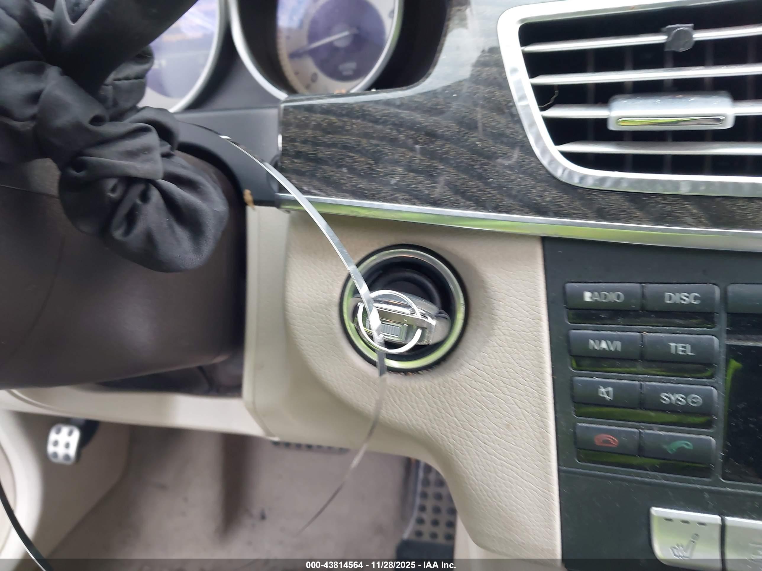 MERCEDES-BENZ E image 11