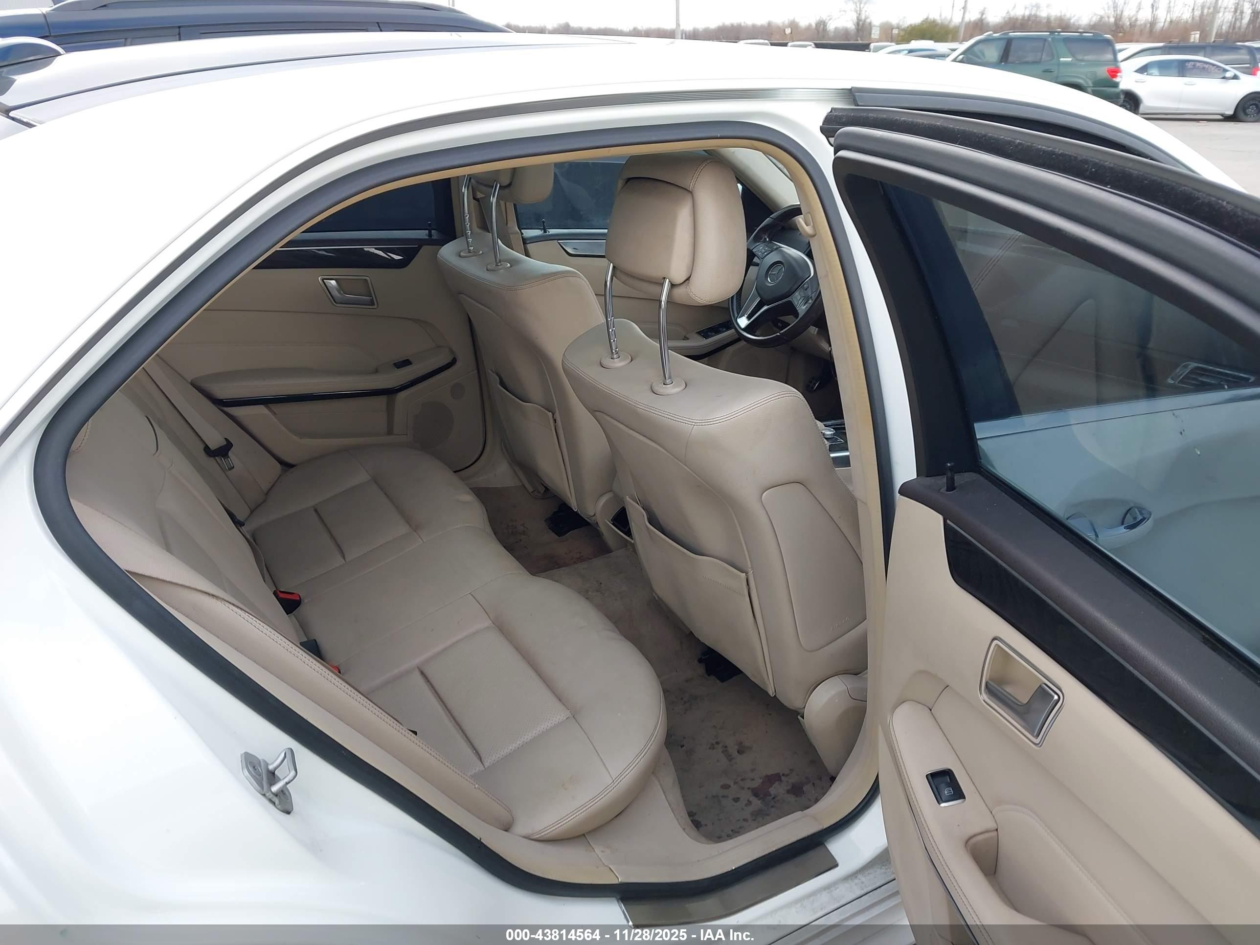 MERCEDES-BENZ E image 8