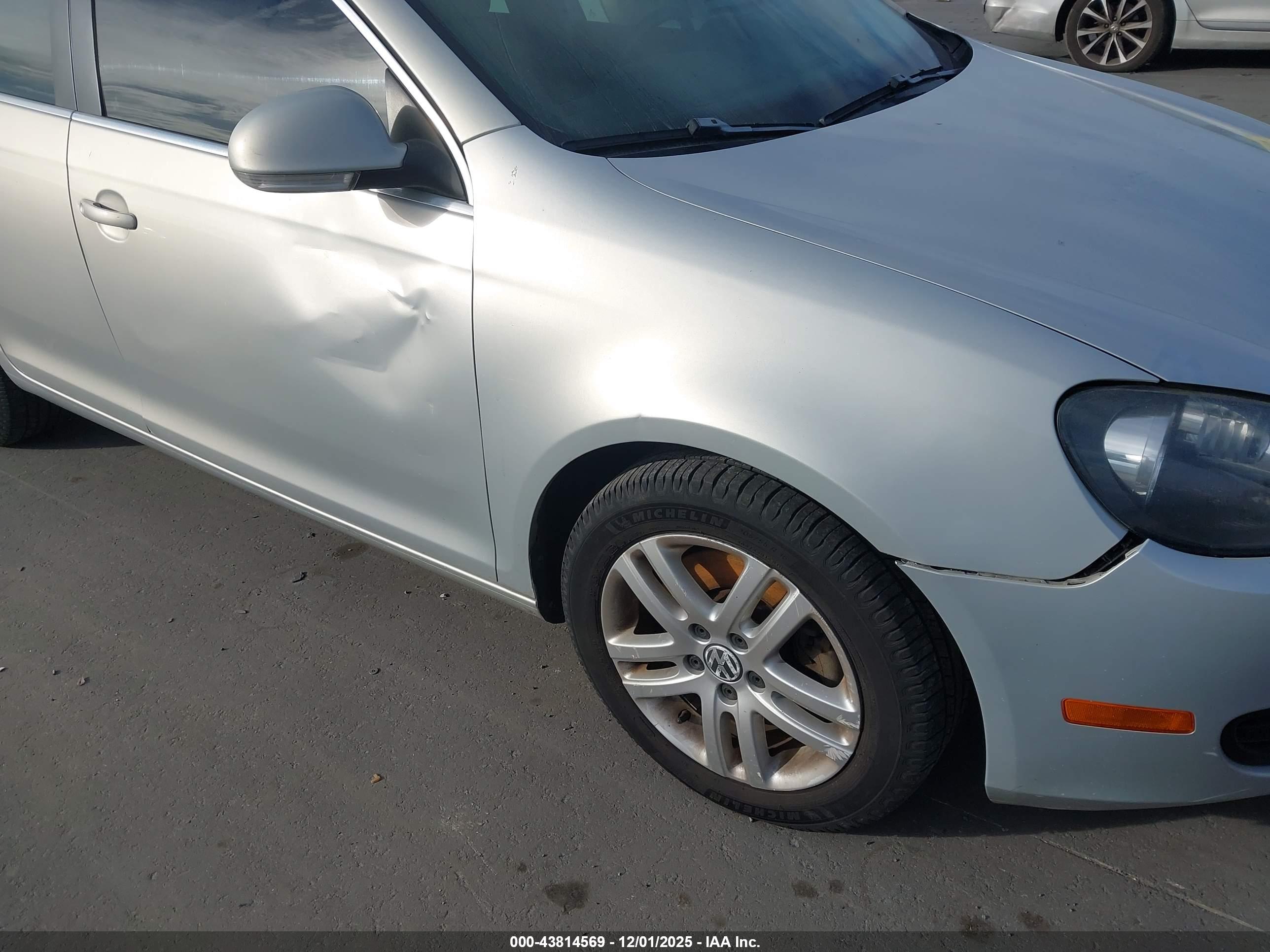 VOLKSWAGEN JETTA image 6