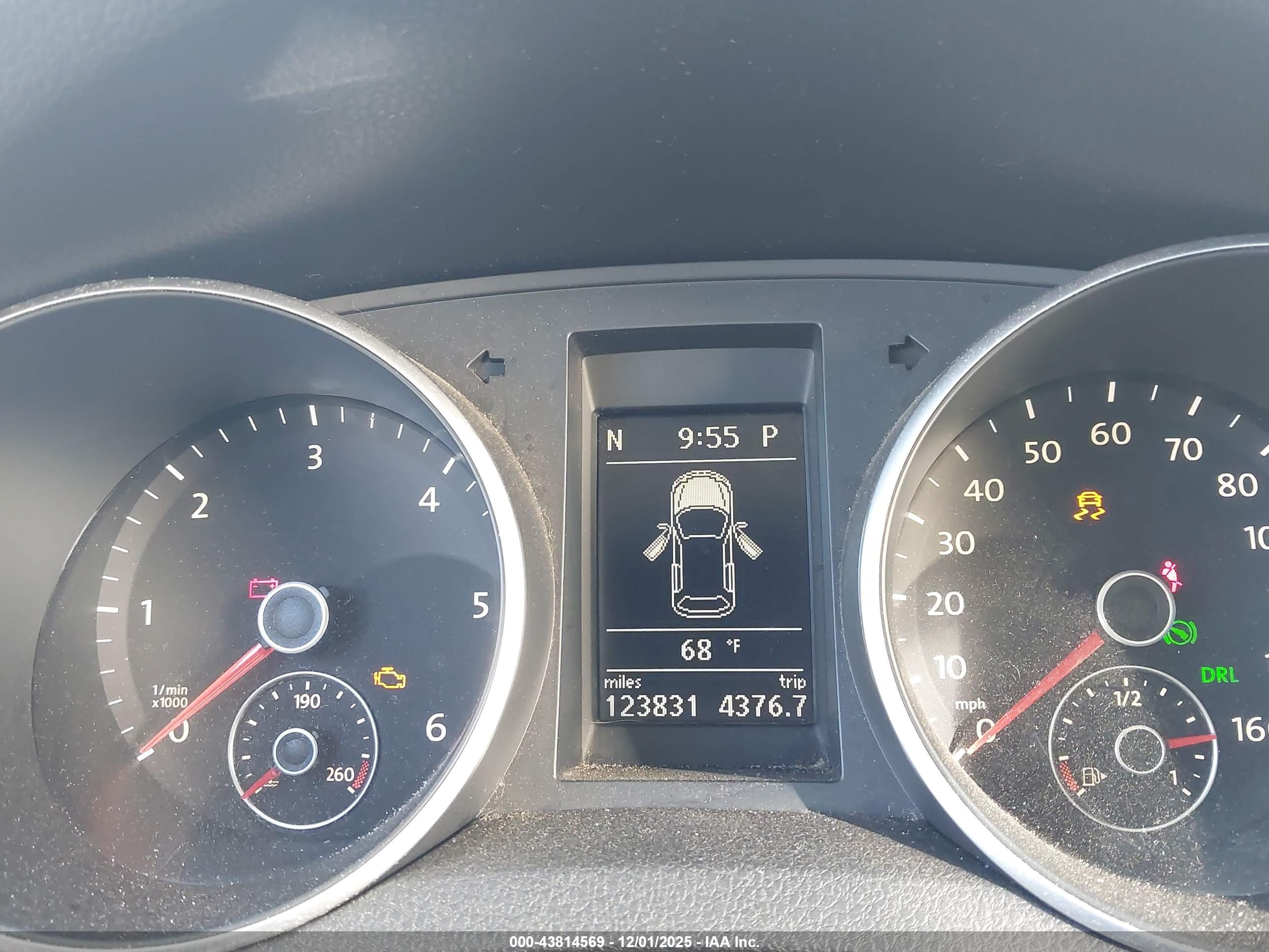 VOLKSWAGEN JETTA image 7