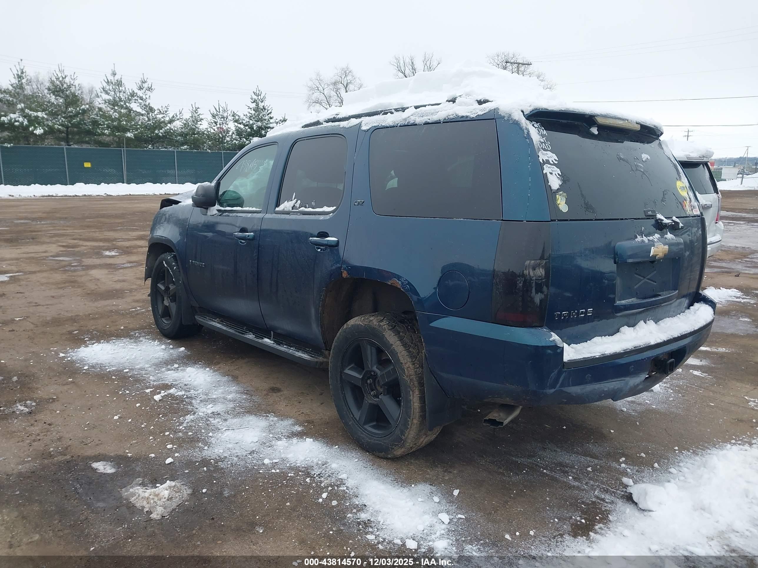 CHEVROLET TAHOE image 3