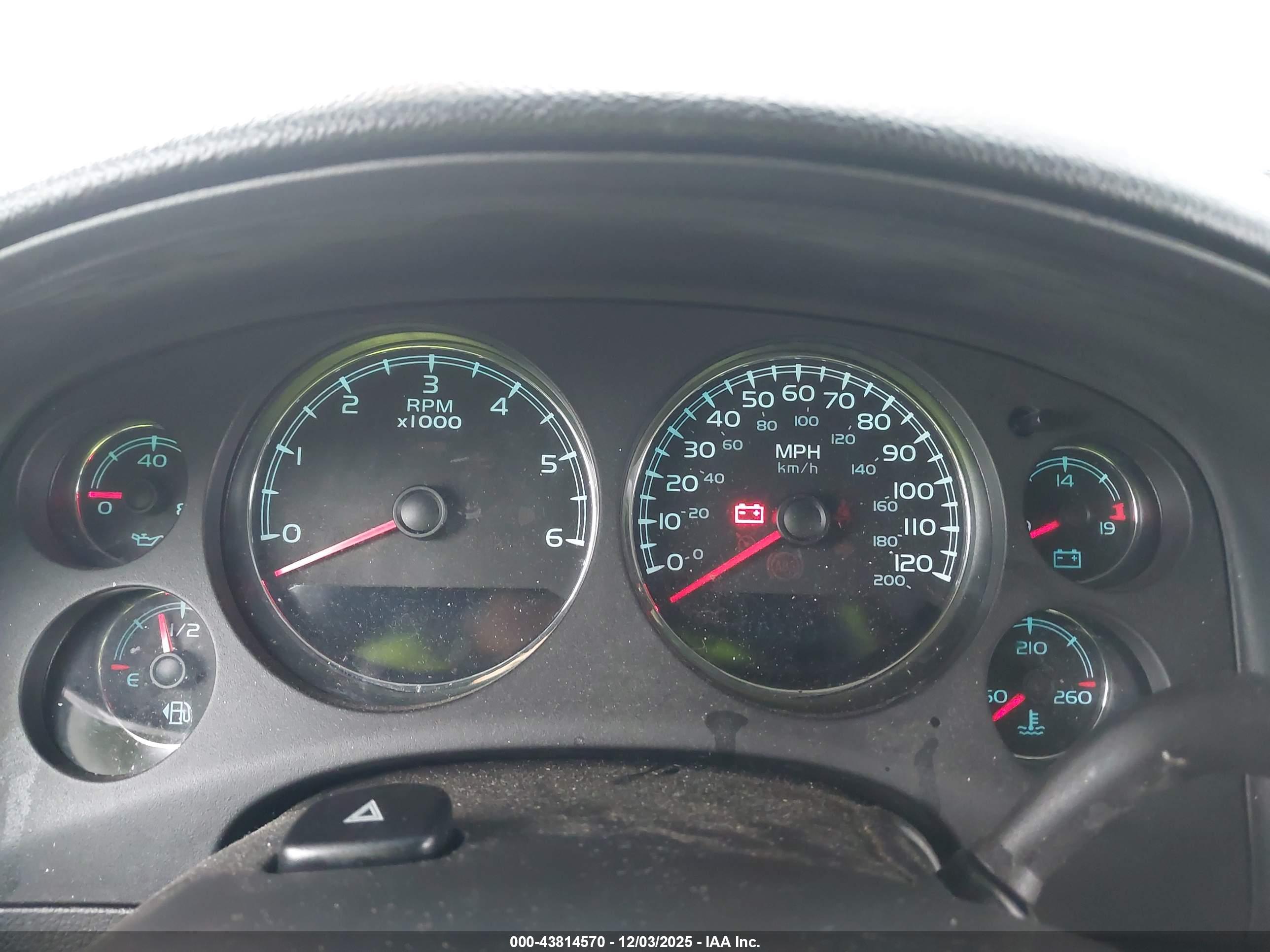 CHEVROLET TAHOE image 7