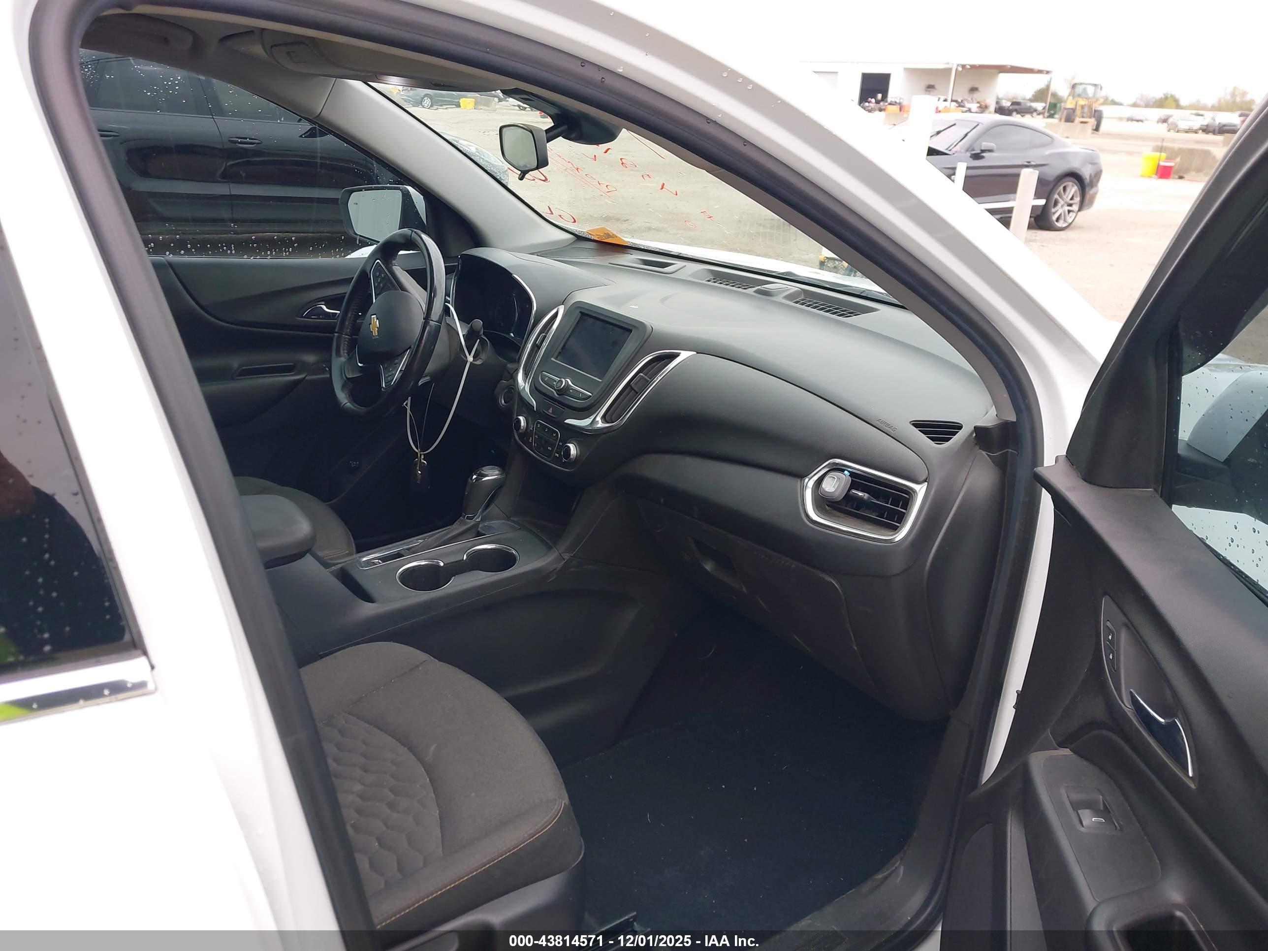 CHEVROLET EQUINOX image 5
