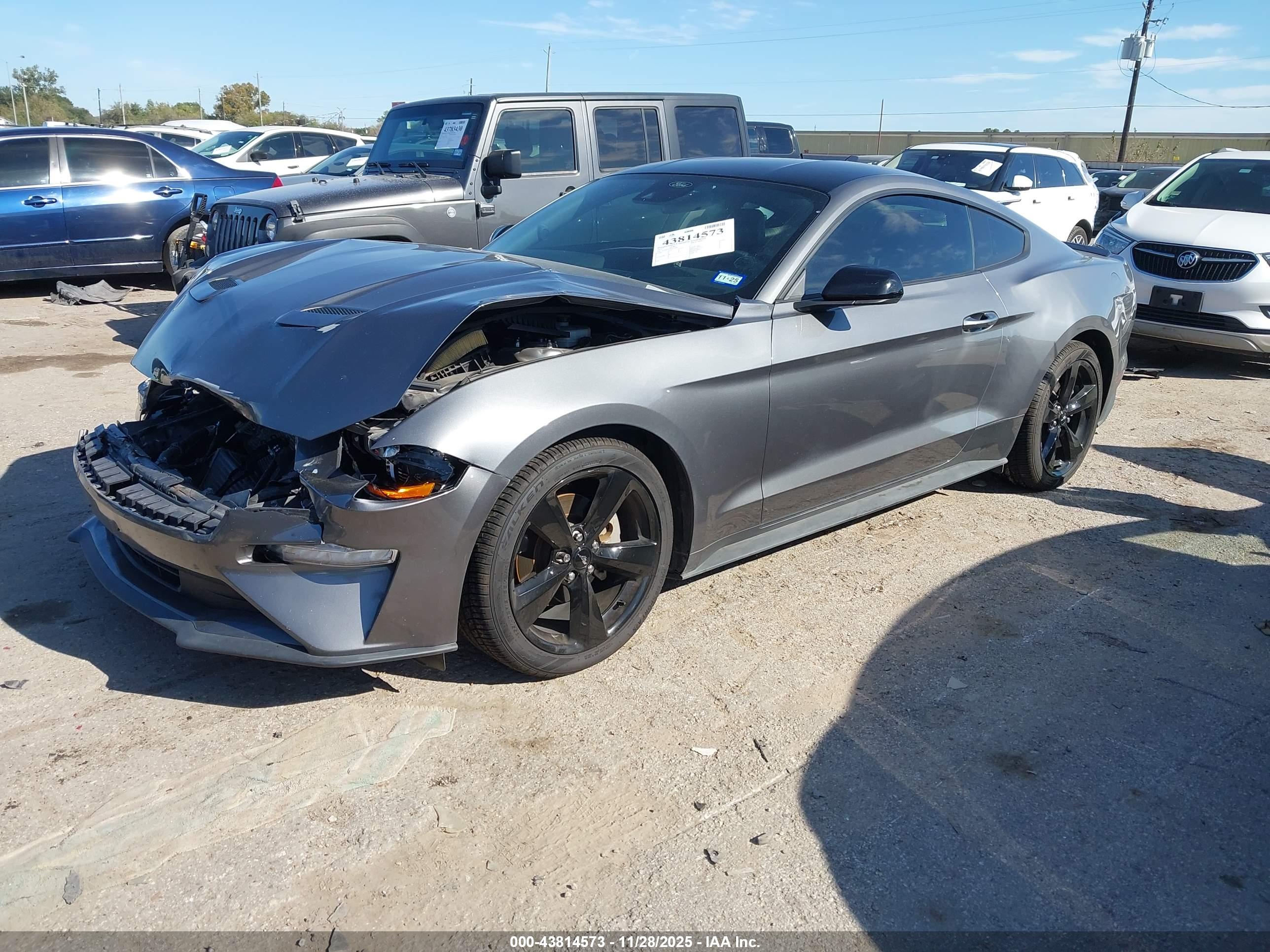 FORD MUSTANG image 2
