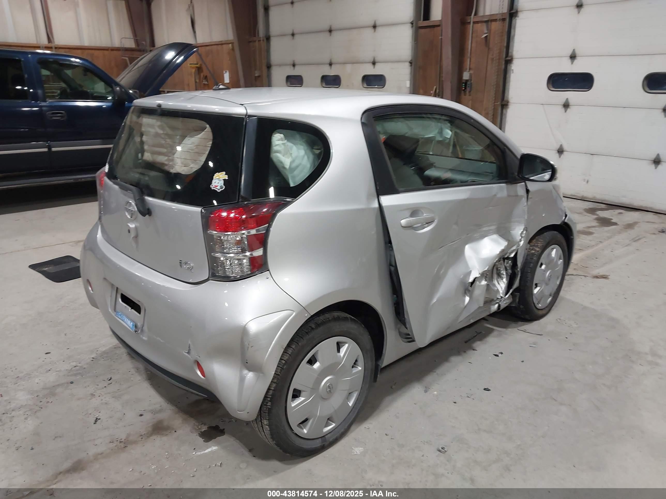 SCION IQ image 4
