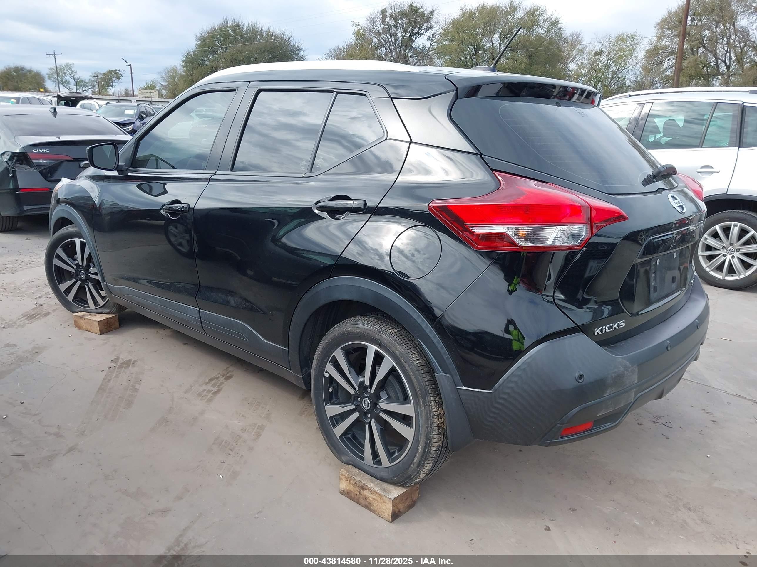 NISSAN KICKS image 3