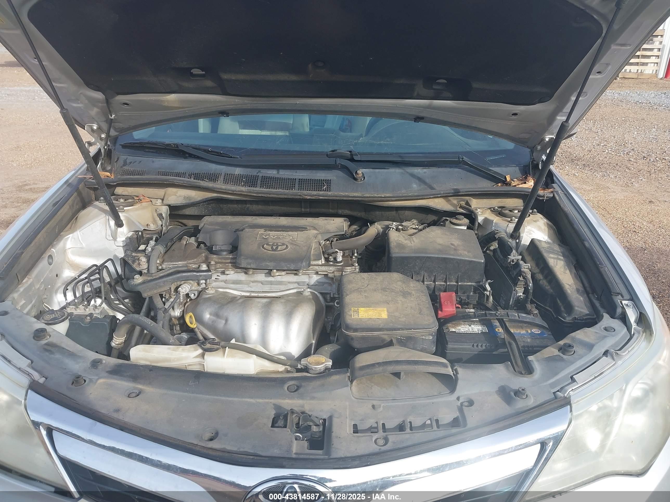 TOYOTA CAMRY image 10