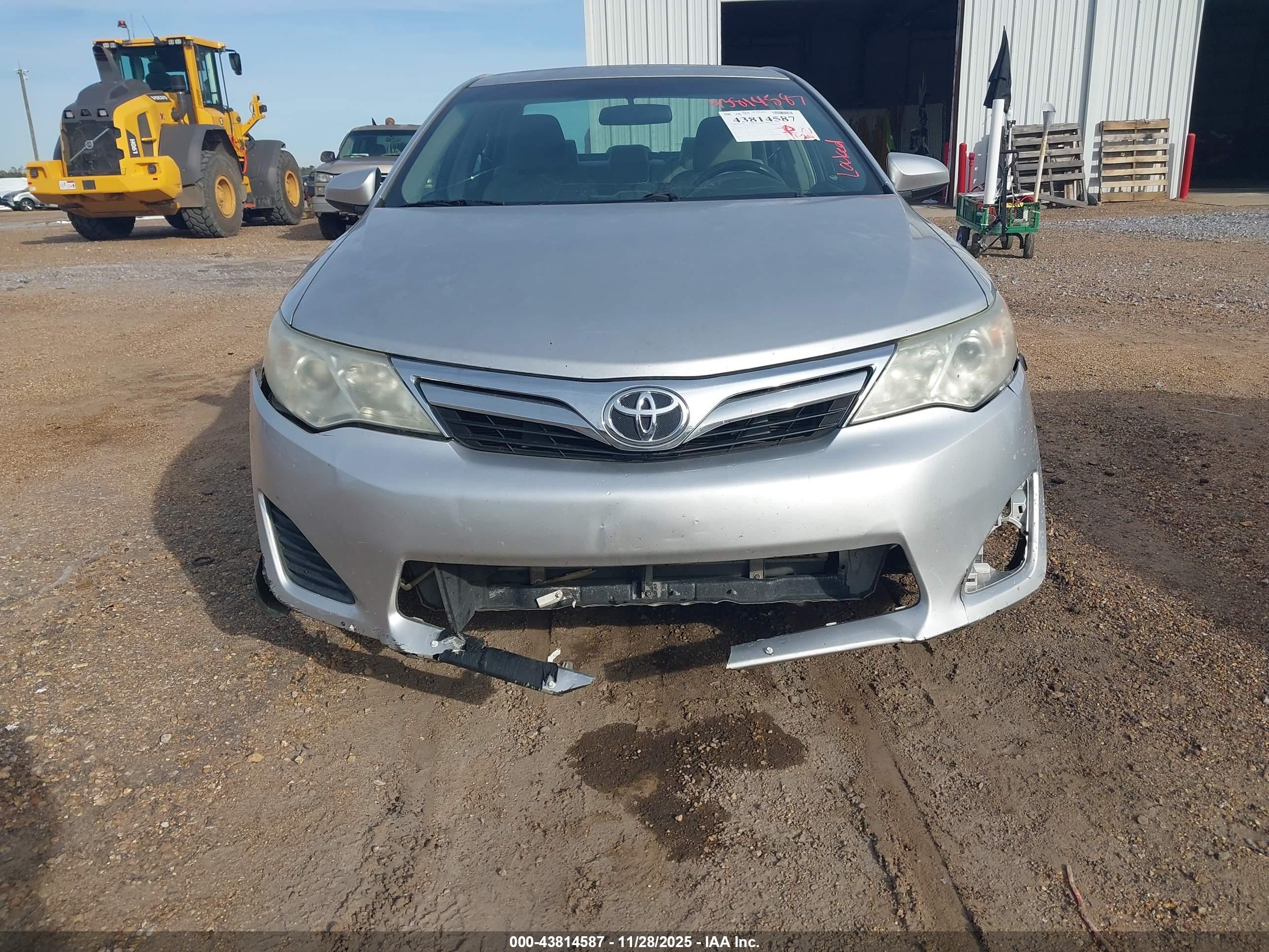 TOYOTA CAMRY image 6