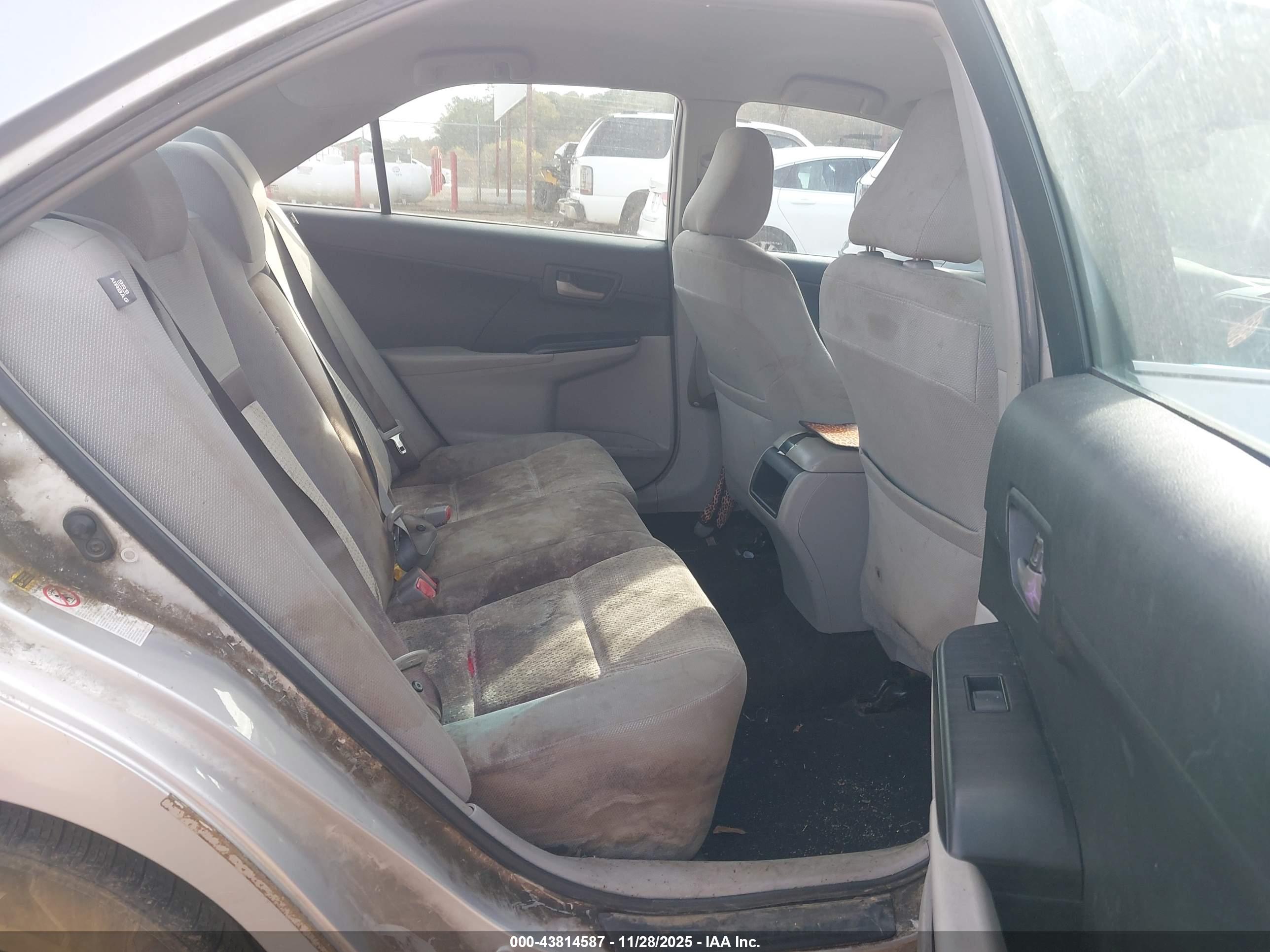 TOYOTA CAMRY image 8