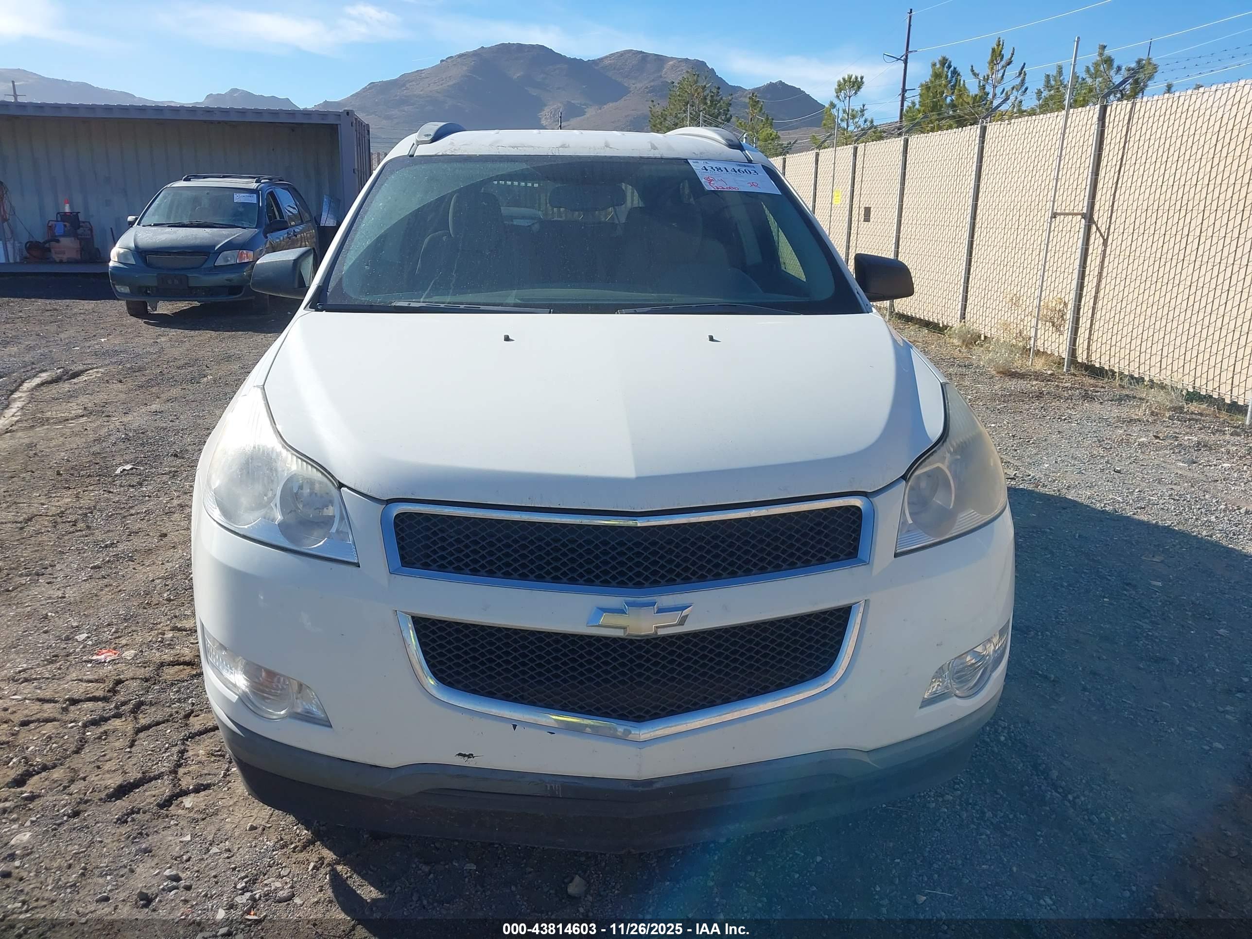 CHEVROLET TRAVERSE image 6