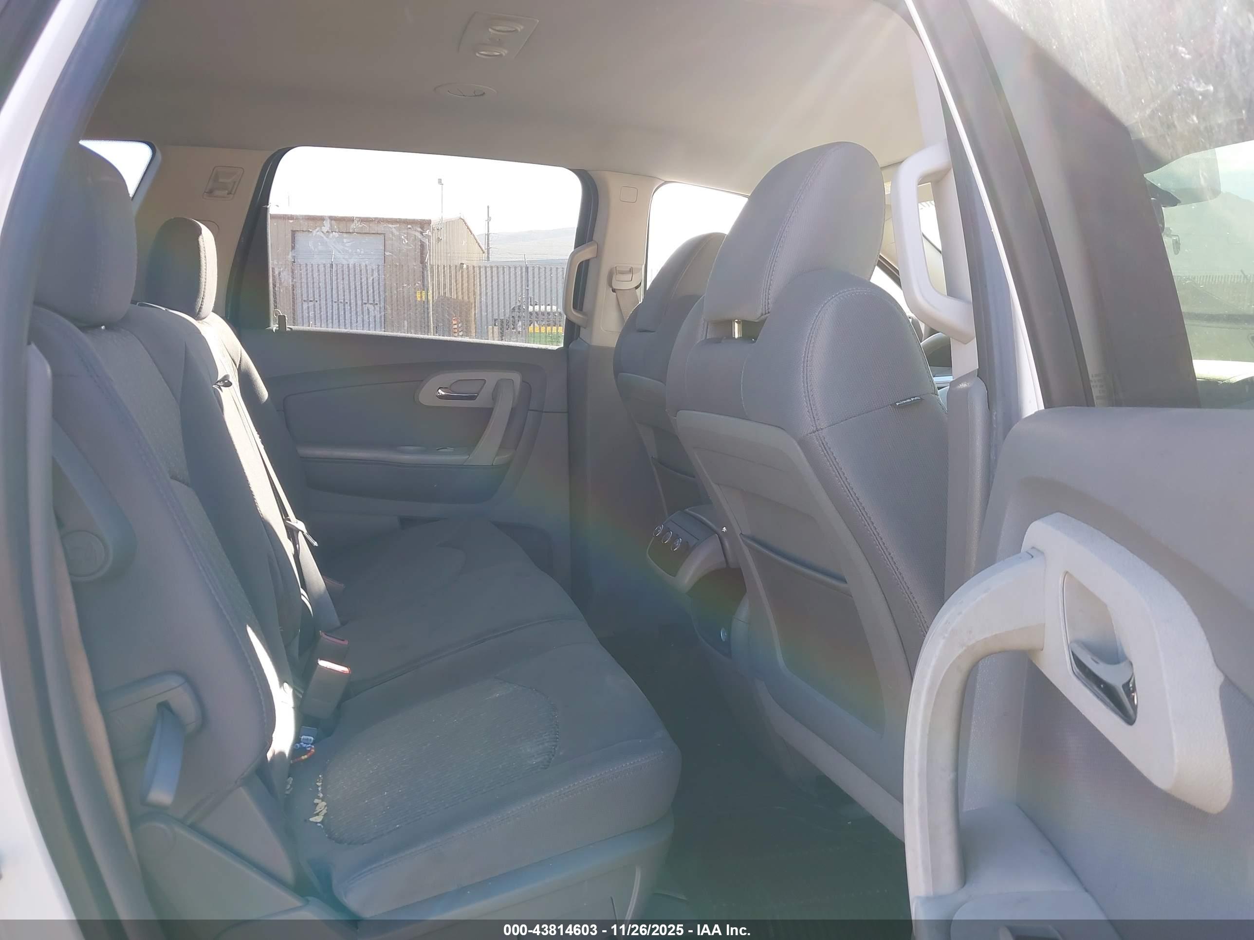 CHEVROLET TRAVERSE image 8