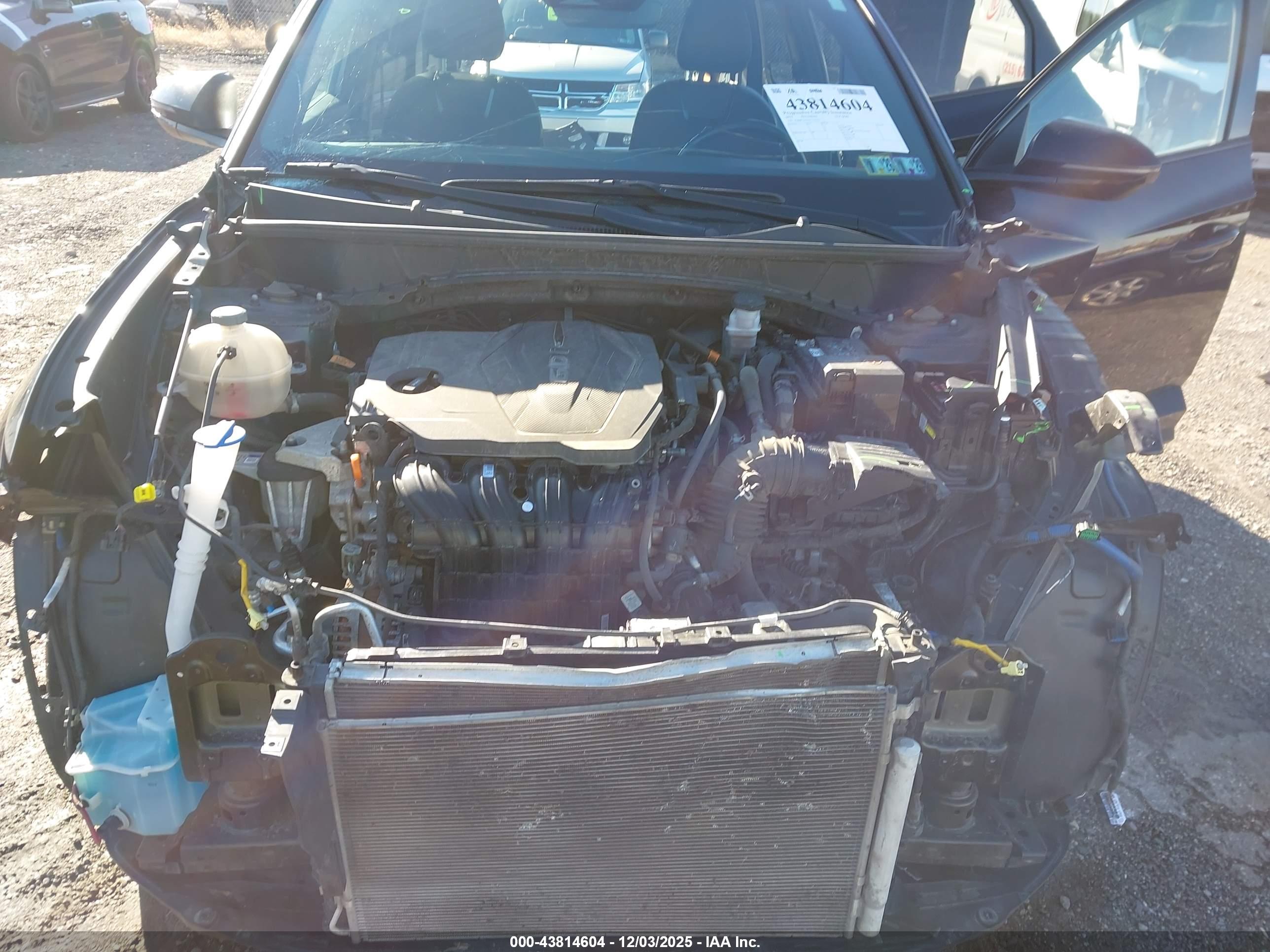 HYUNDAI TUCSON image 10