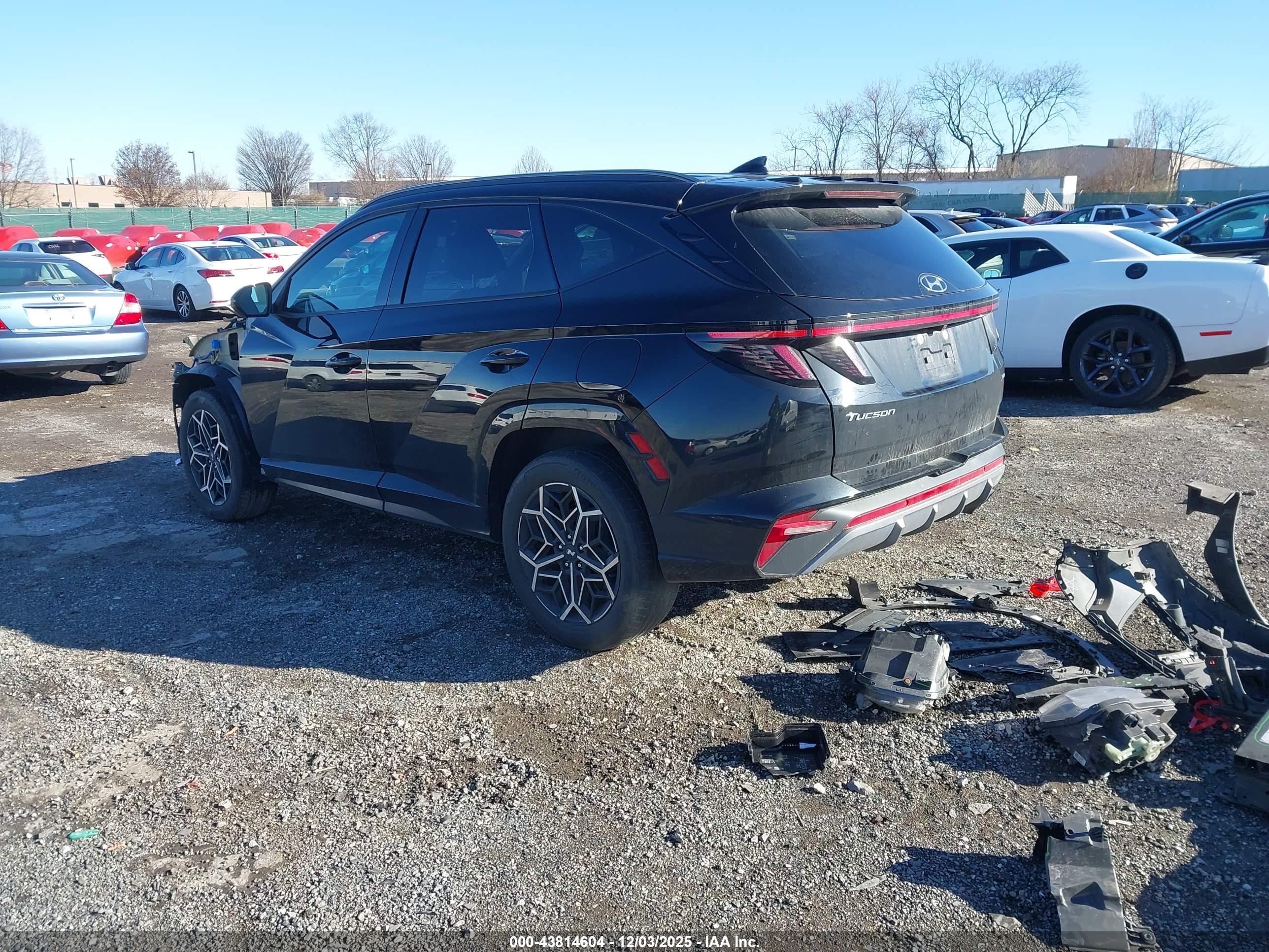 HYUNDAI TUCSON image 3