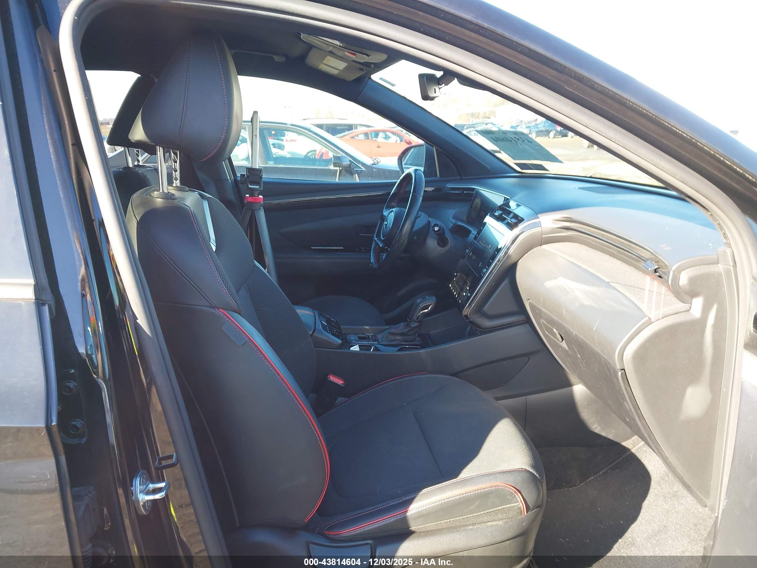 HYUNDAI TUCSON image 5