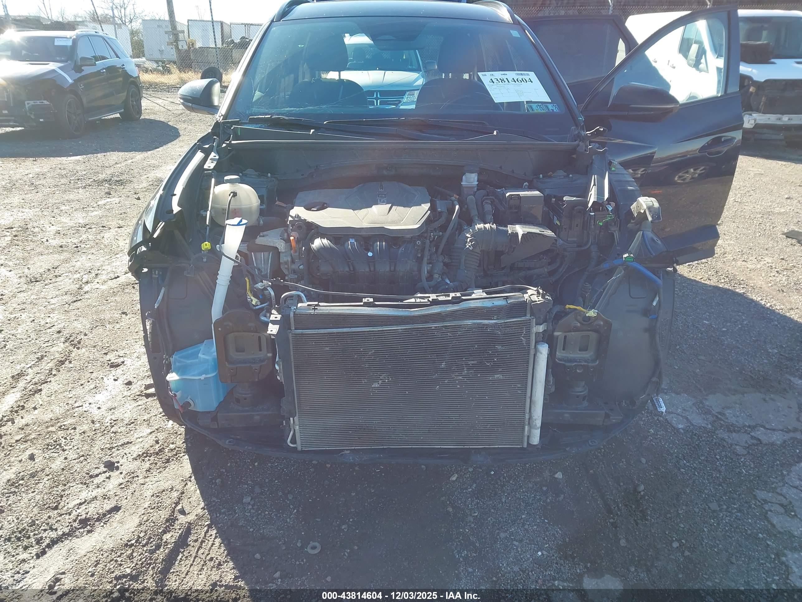 HYUNDAI TUCSON image 6